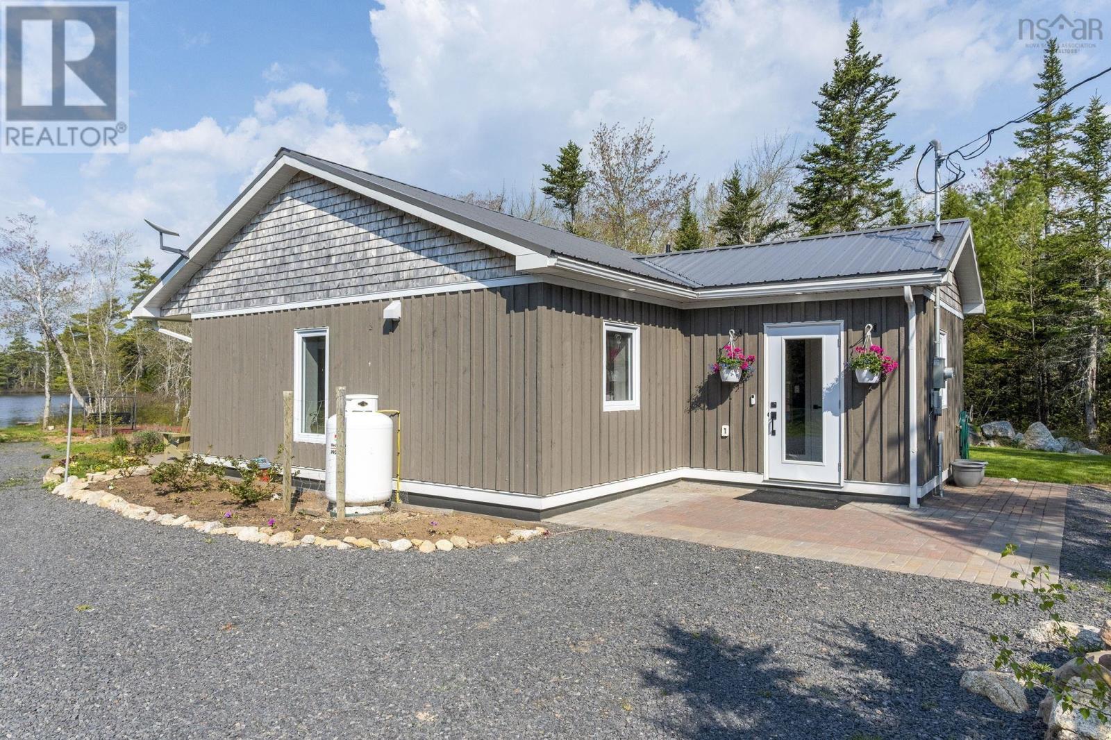 8 Alexander Avenue Property Photo 40