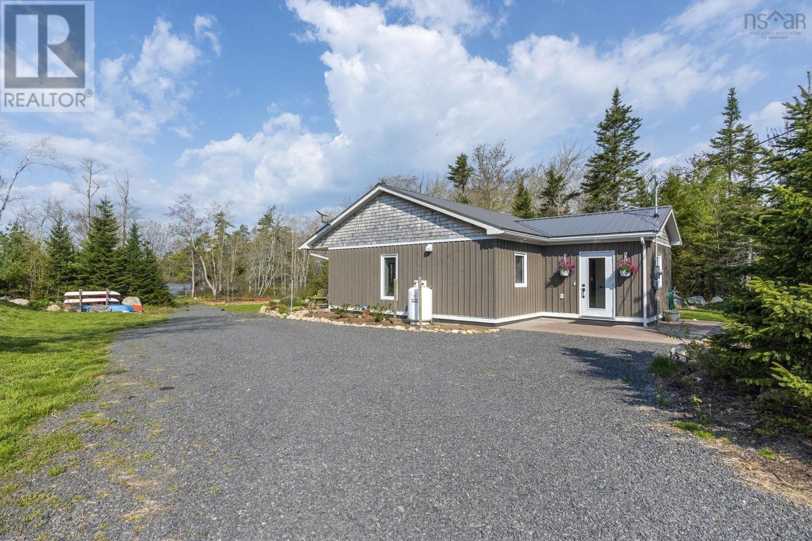 8 Alexander Avenue Property Photo 41
