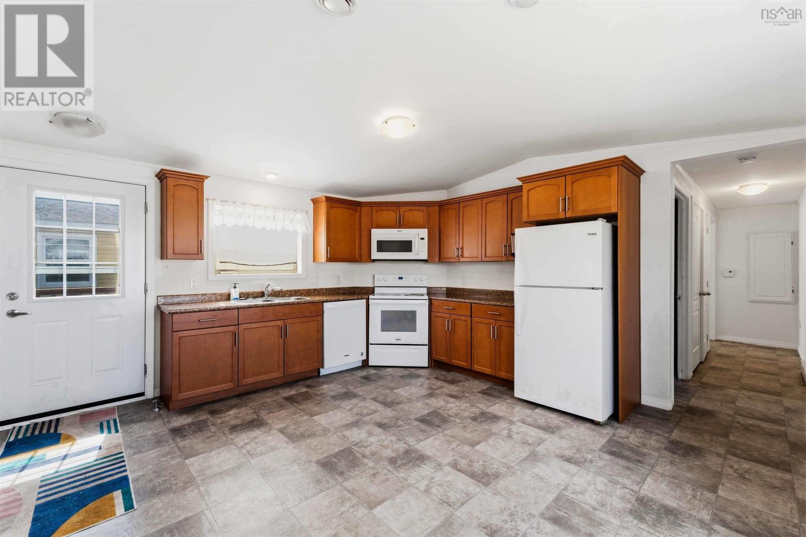 63 Douglas Avenue Property Photo 8