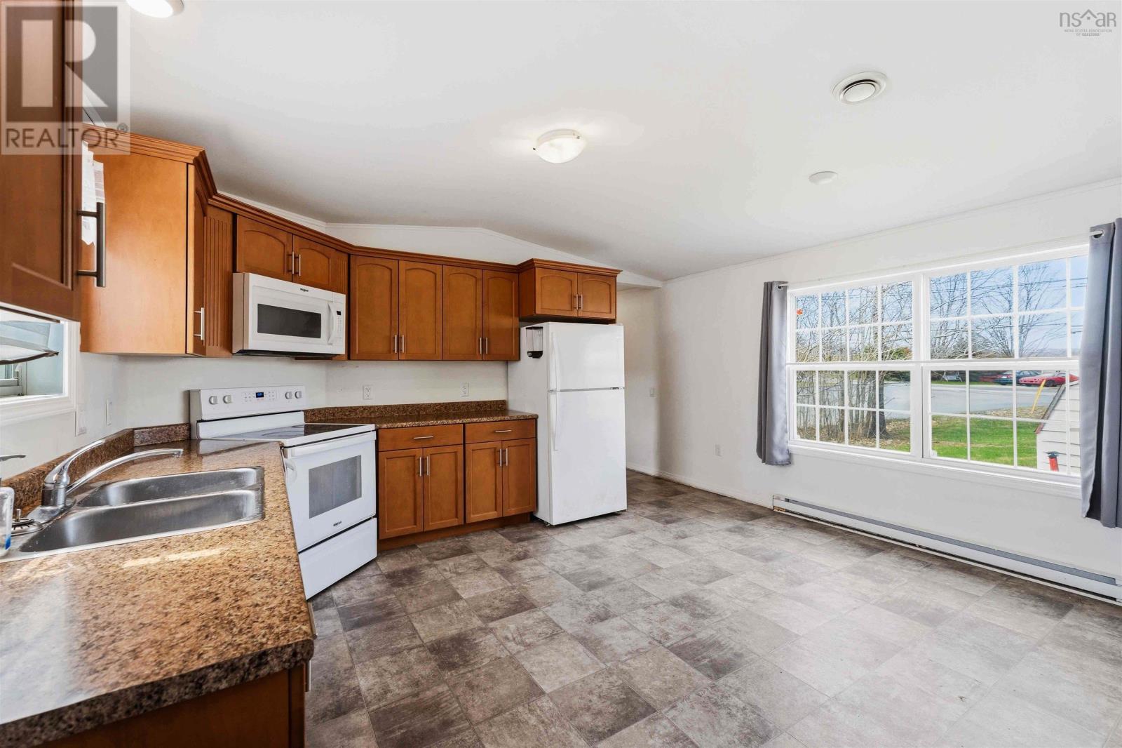 63 Douglas Avenue Property Photo 11