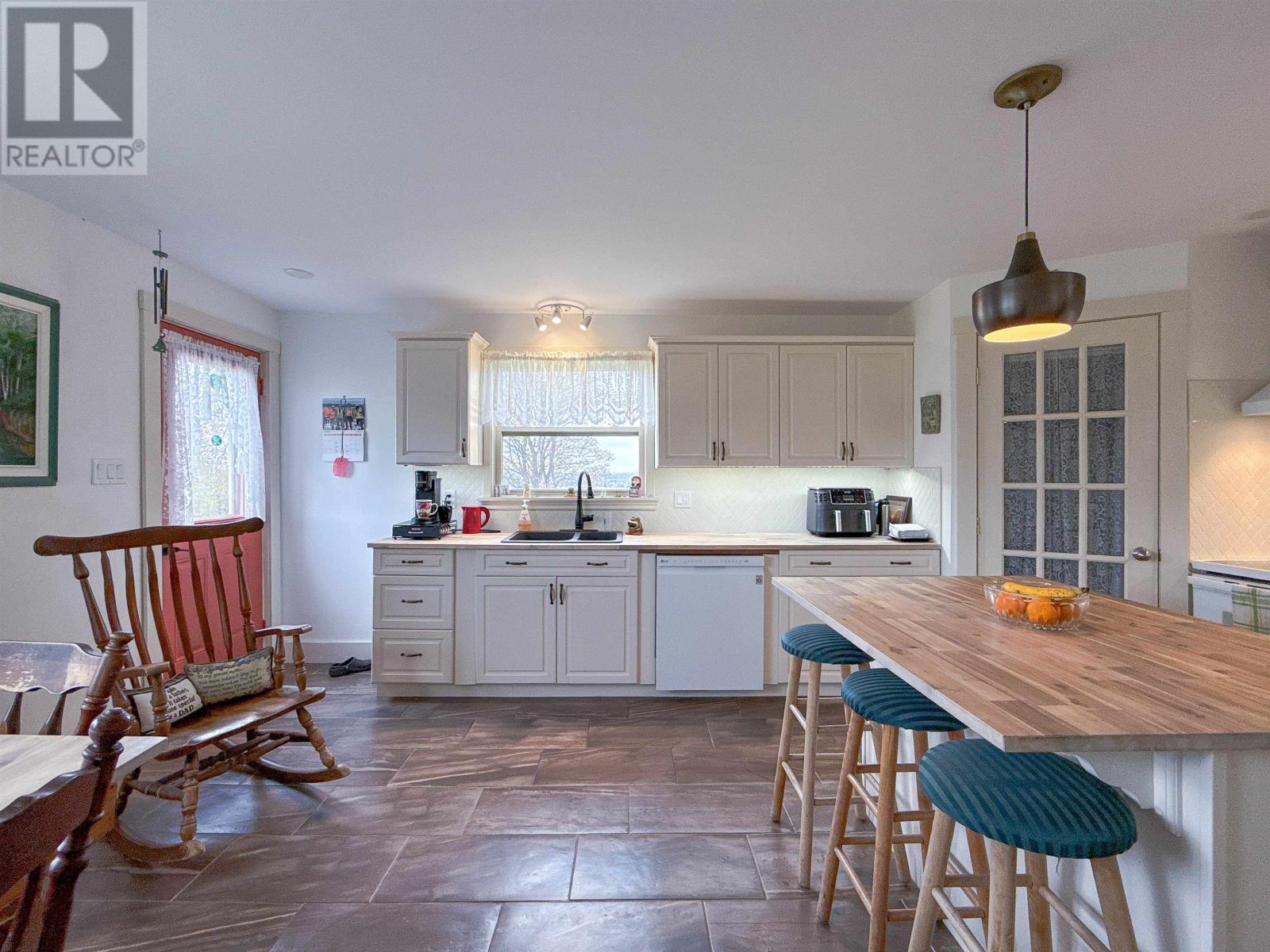 10628 Trans Canada Highway Property Photo 10