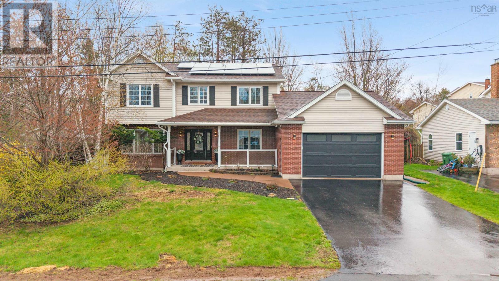 17 Pineview Crescent Property Photo 1