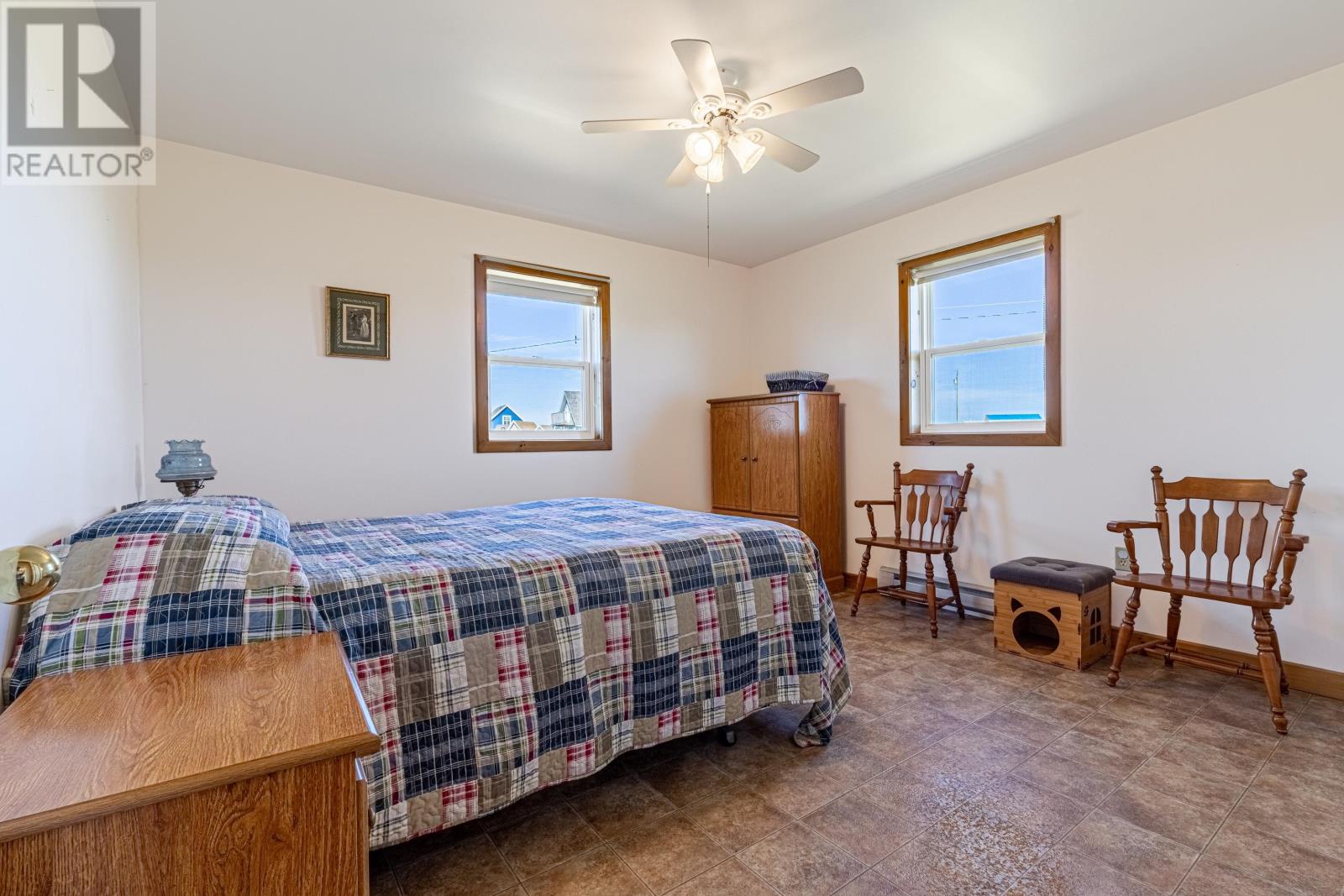 212 Basinview Crescent Property Photo 18