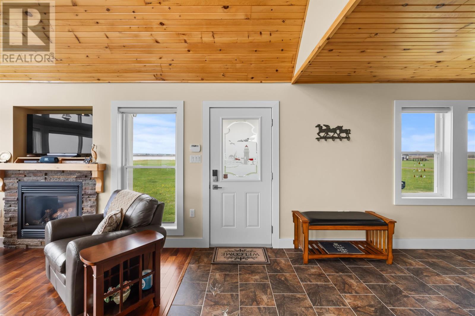 86 Seaside Drive Property Photo 3