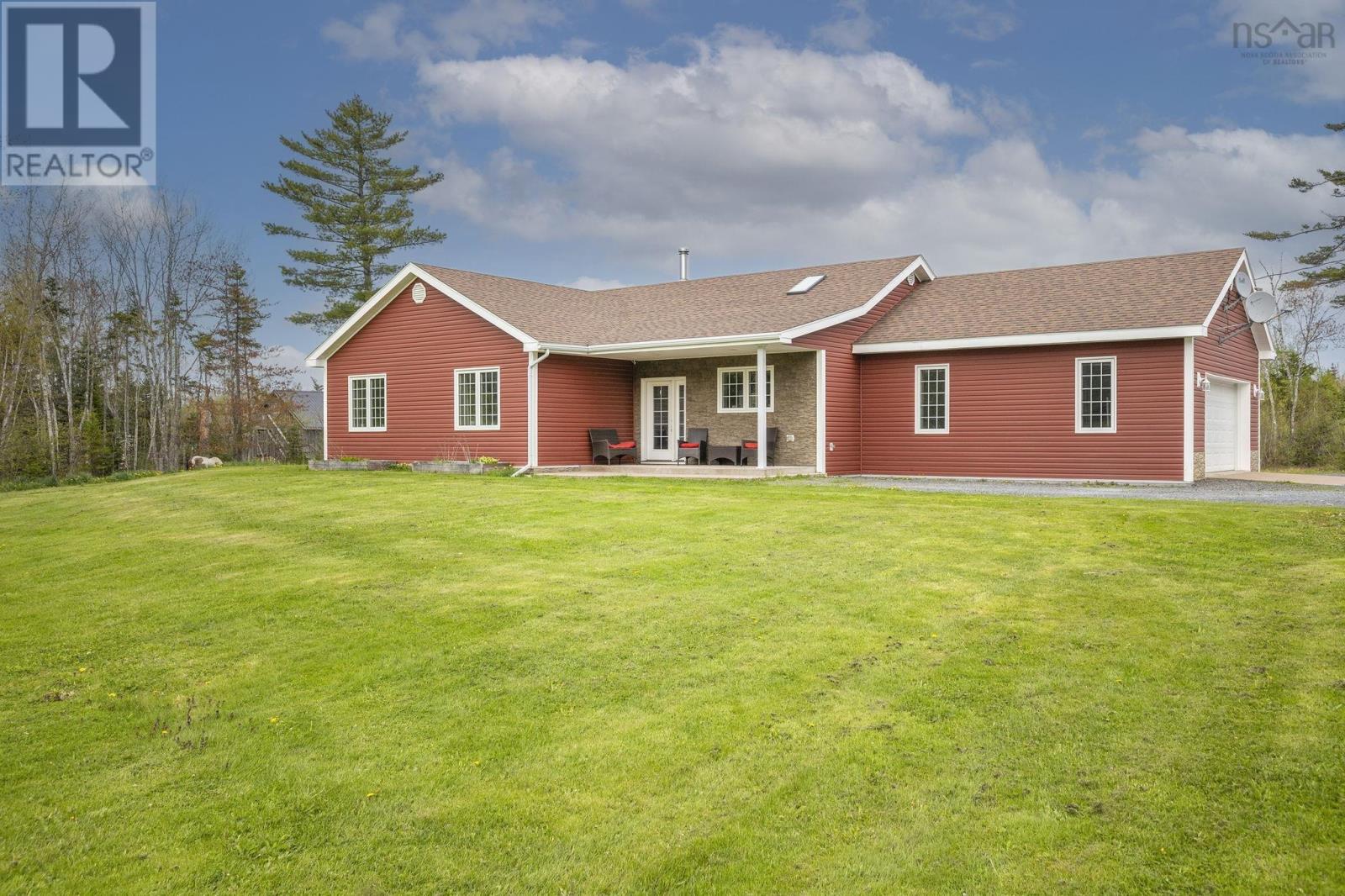 3548 Gairloch Road Property Photo 3