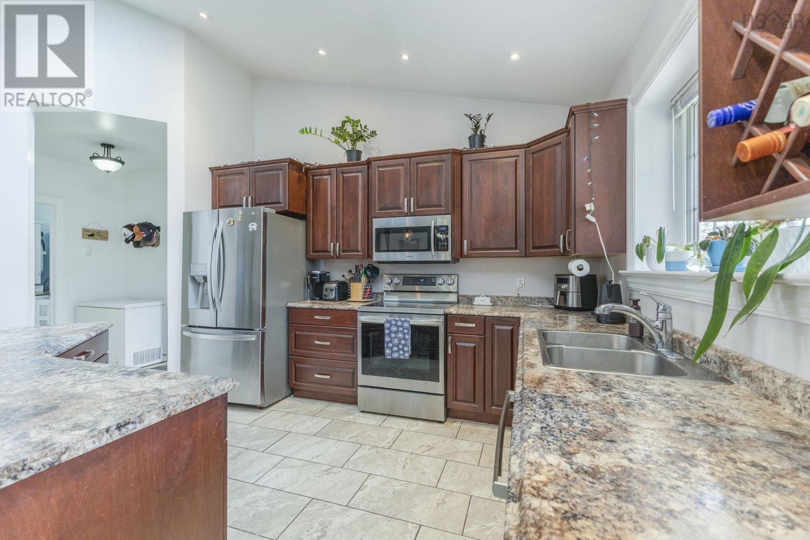 3548 Gairloch Road Property Photo 4