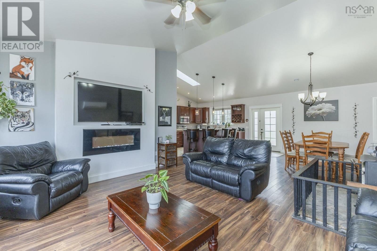 3548 Gairloch Road Property Photo 16