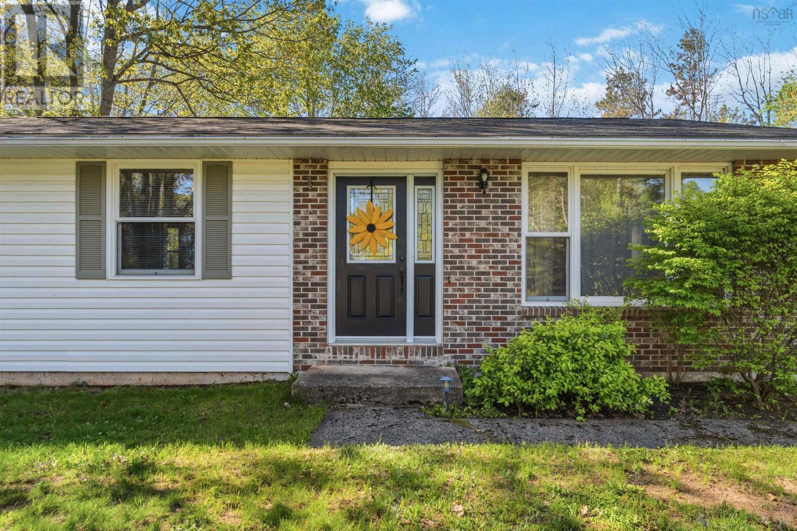 2410 Loretta Avenue Property Photo 2