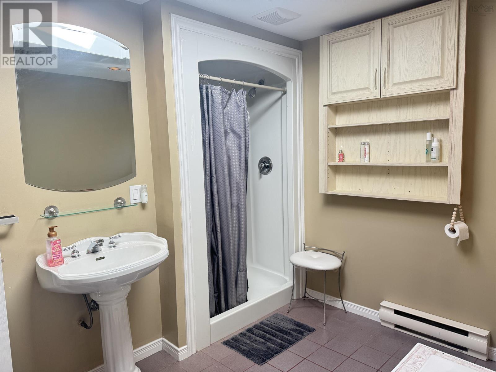 2410 Loretta Avenue Property Photo 16