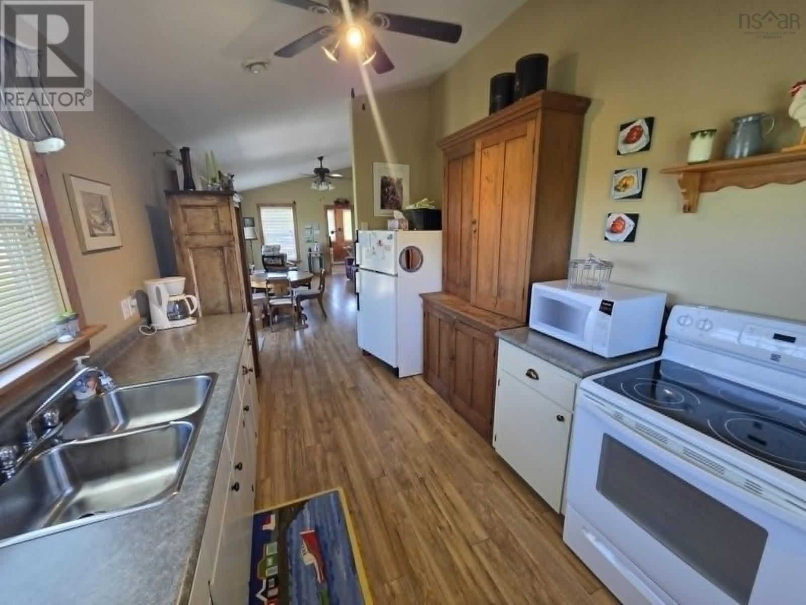 21 Stanley Lane Property Photo 15