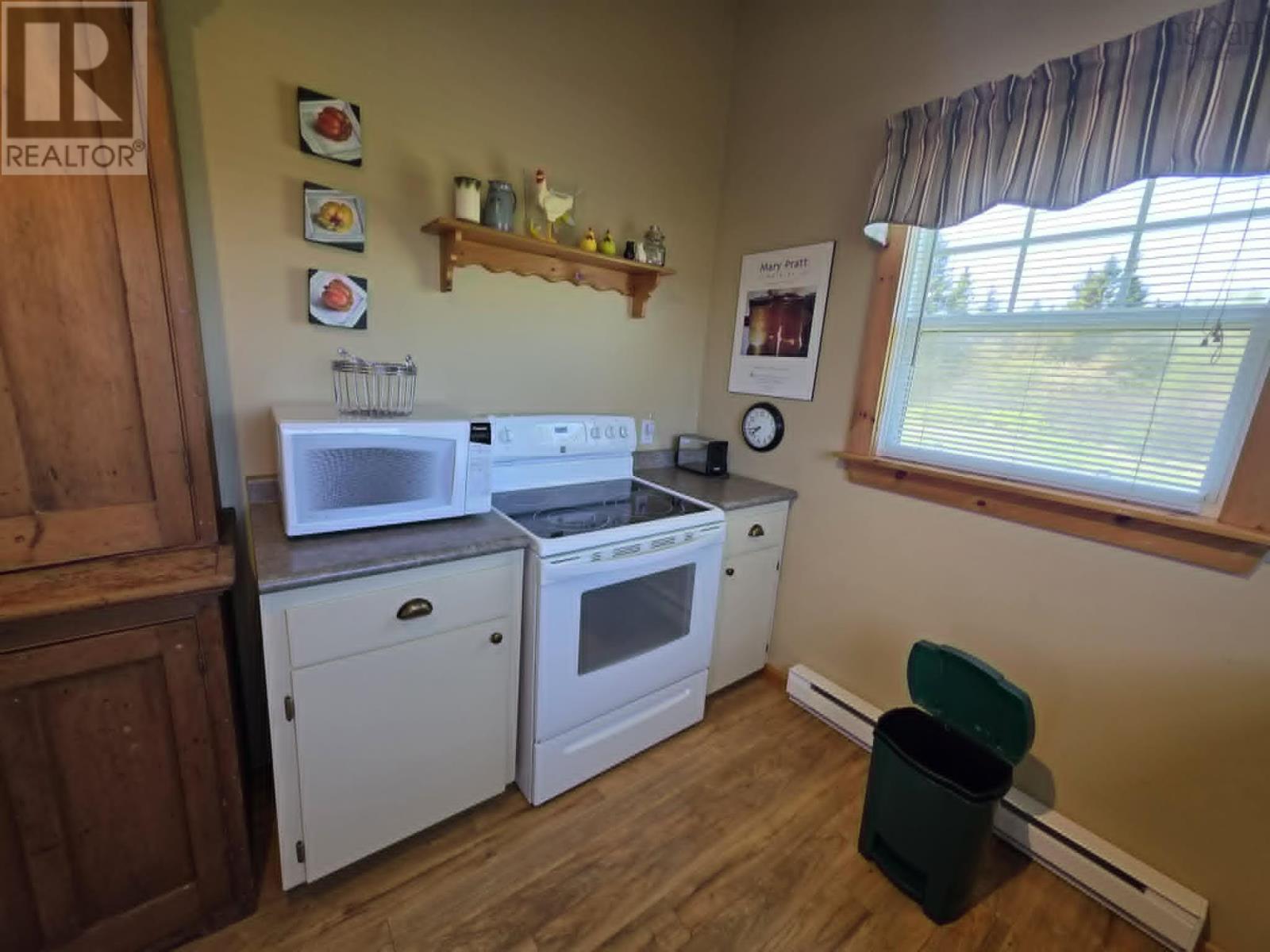 21 Stanley Lane Property Photo 16