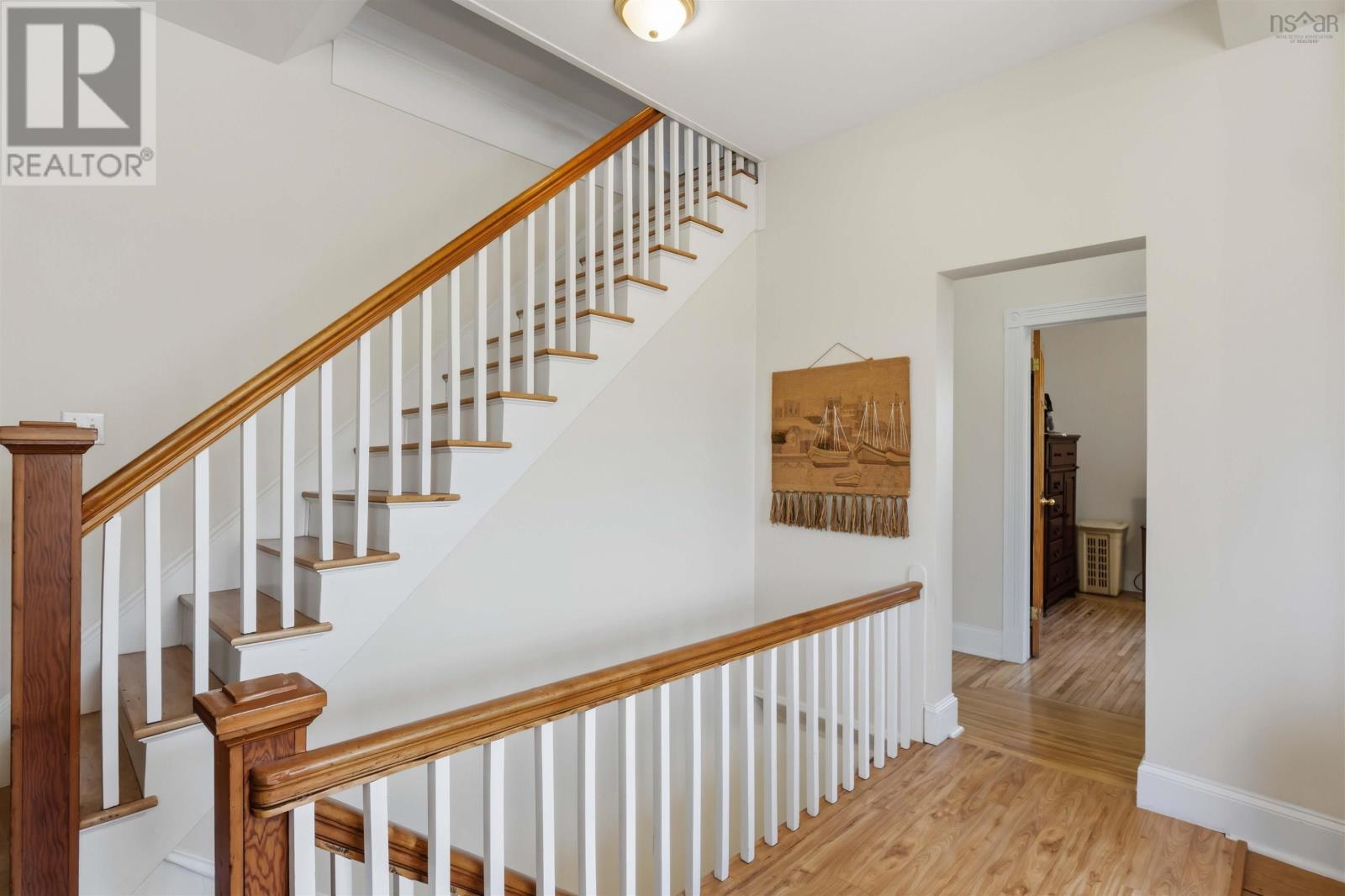 13 Maiden Lane Property Photo 23
