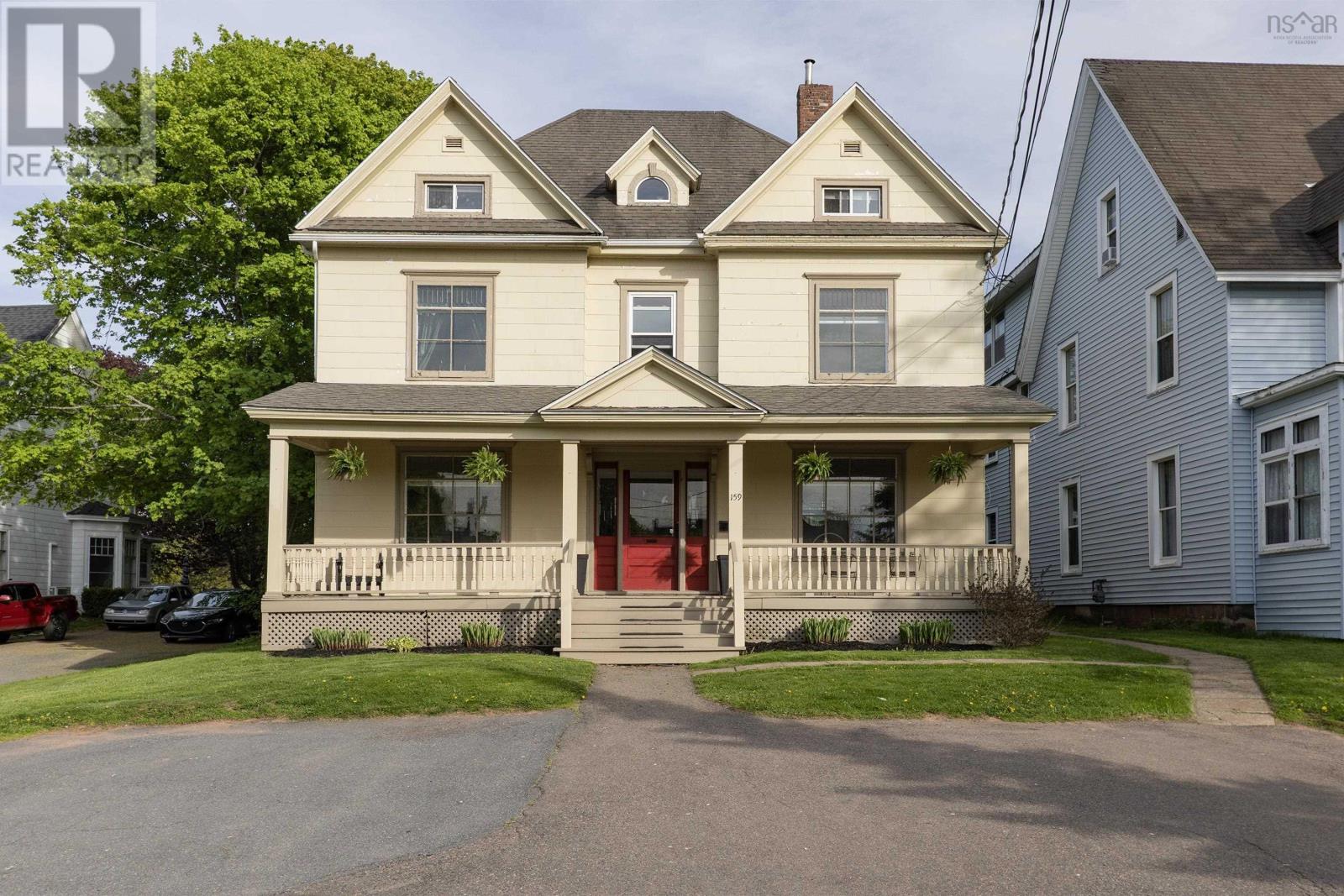 159 Victoria Street E