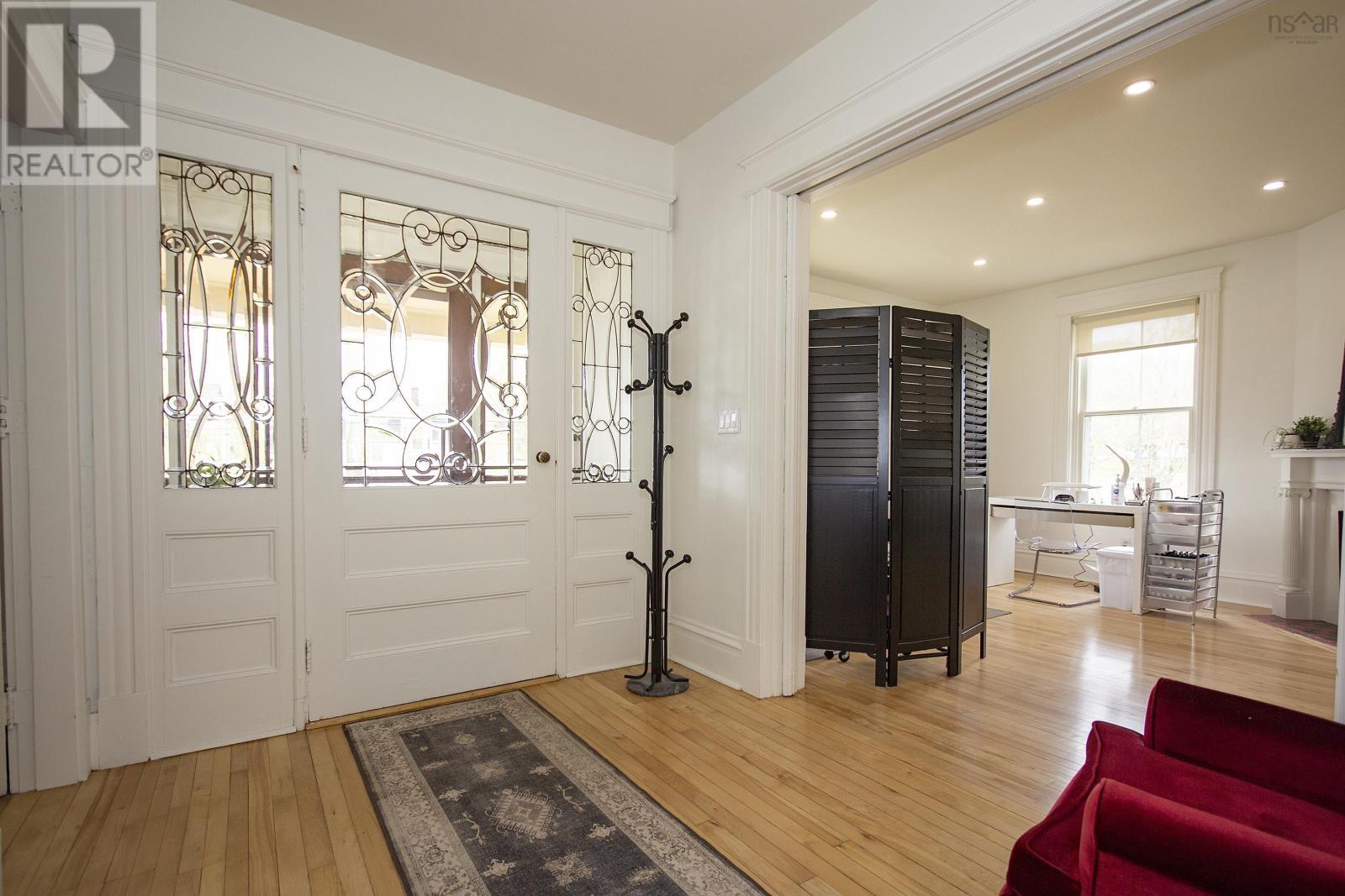 159 Victoria Street E Property Photo 9