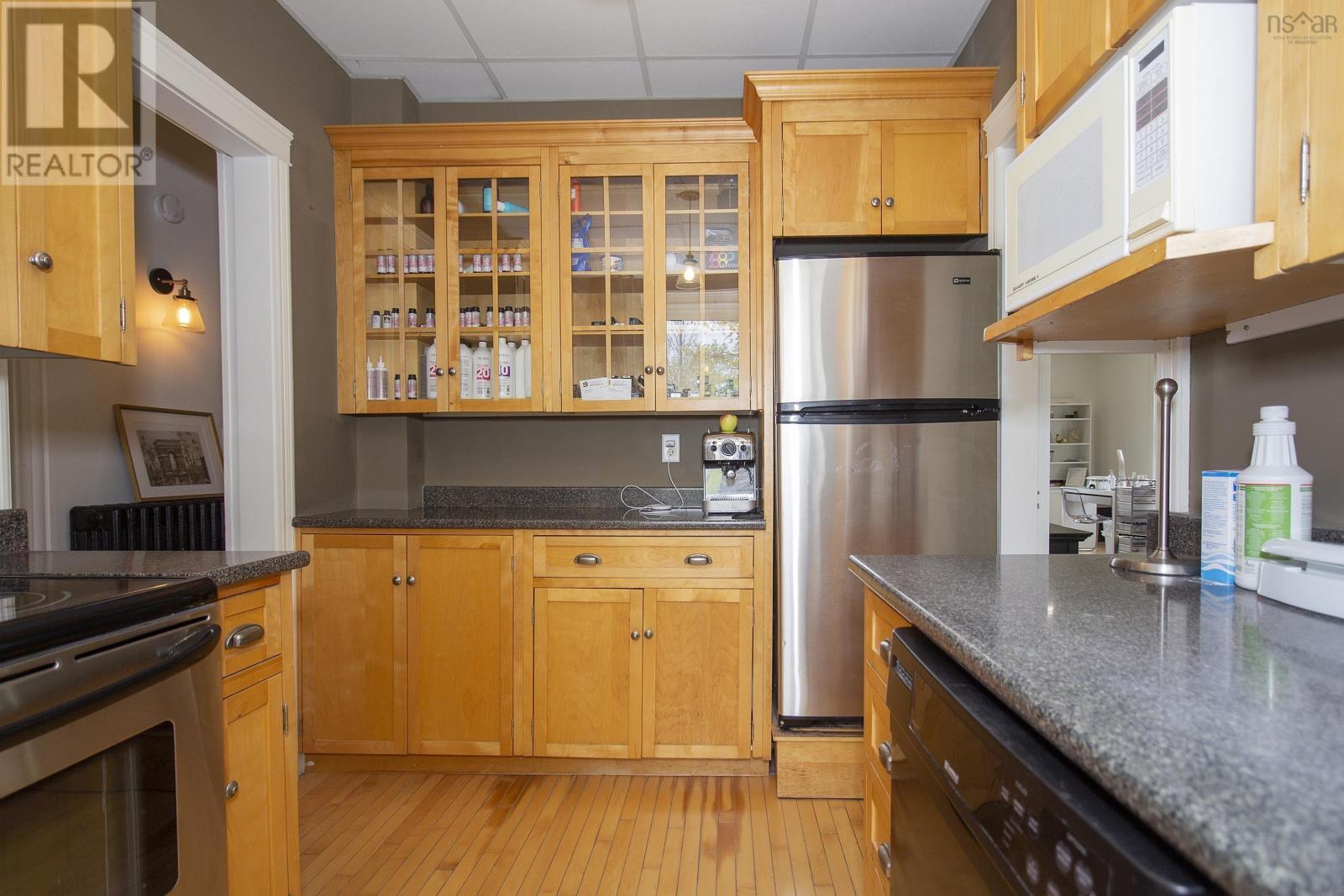 159 Victoria Street E Property Photo 15