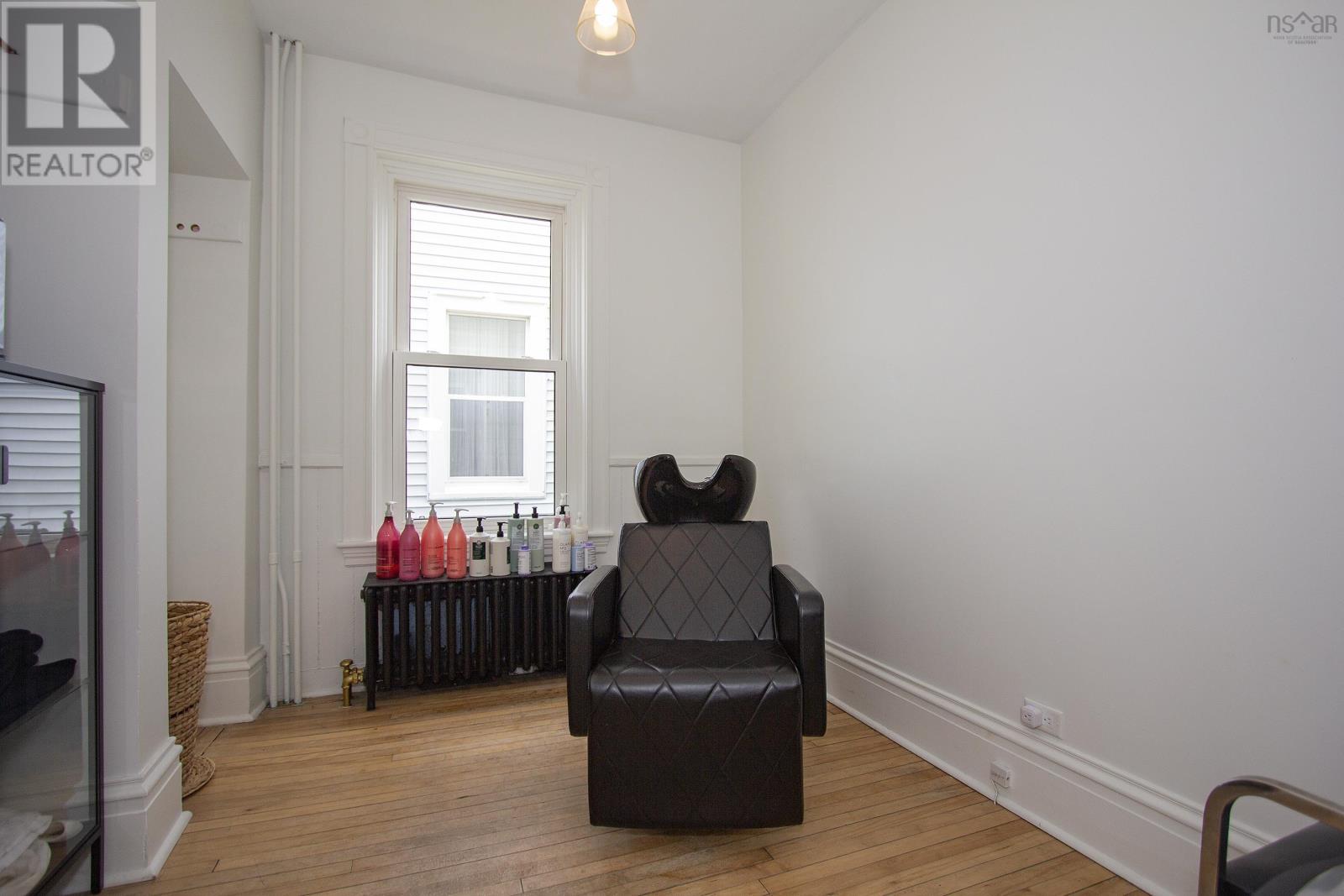 159 Victoria Street E Property Photo 16
