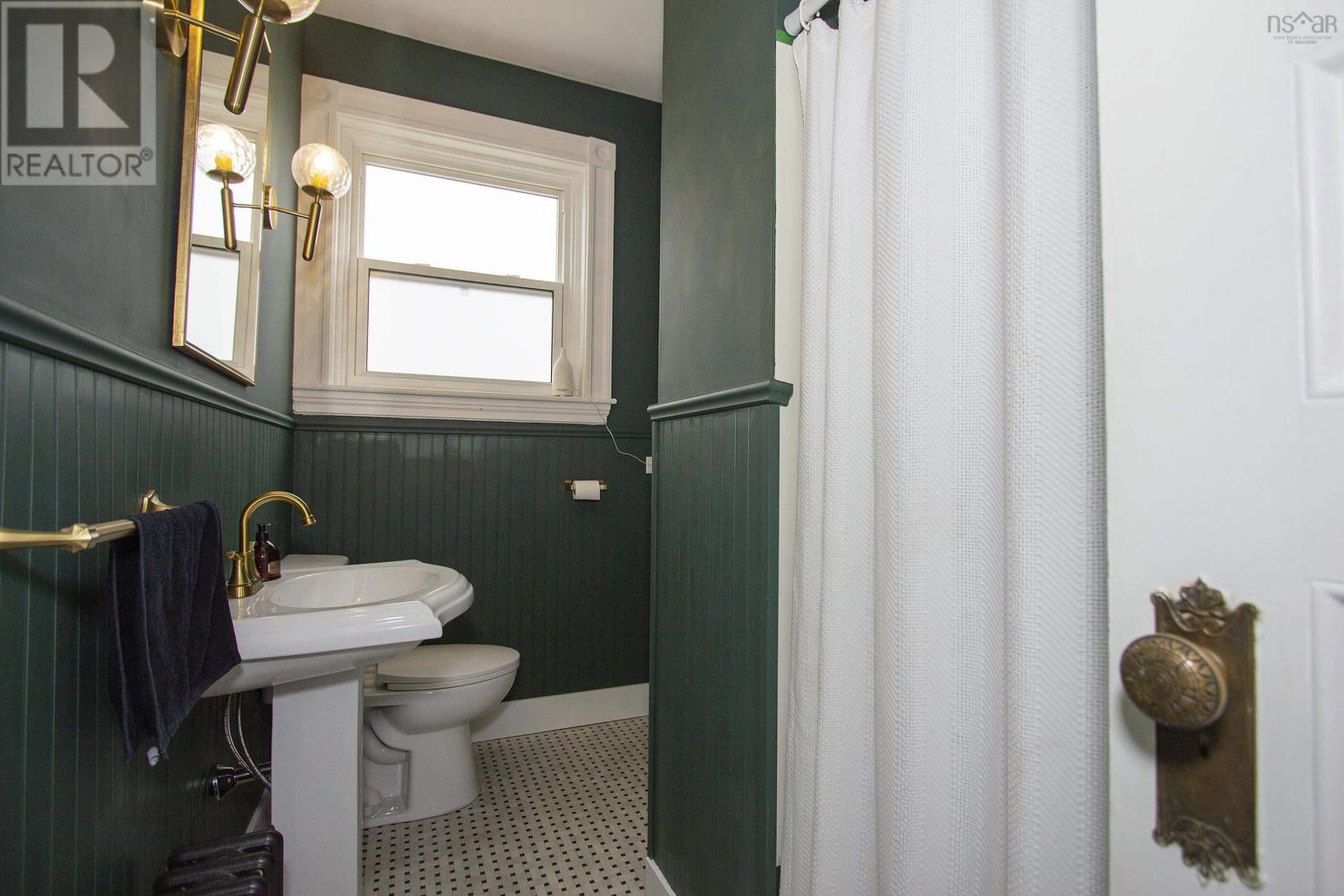 159 Victoria Street E Property Photo 17