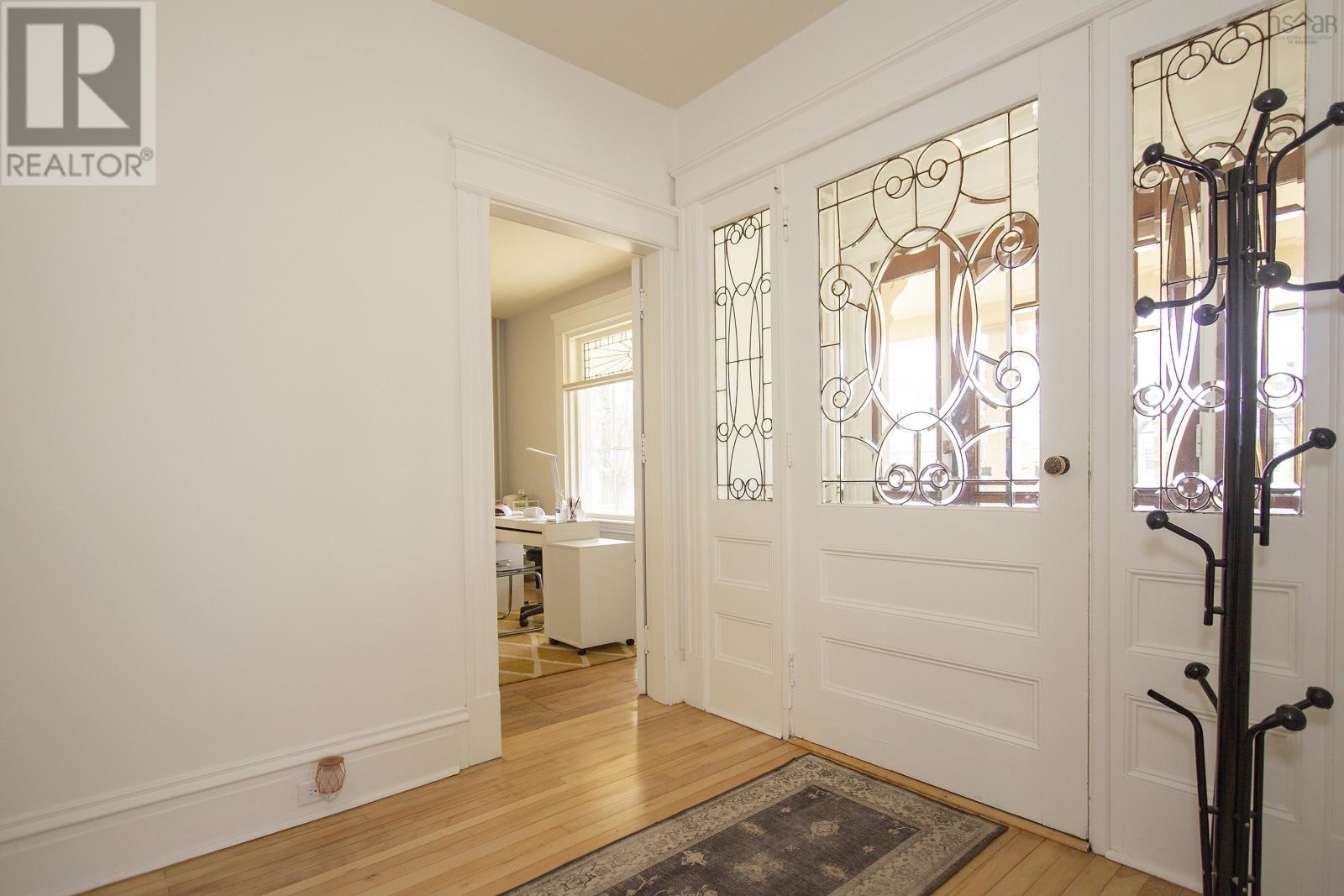 159 Victoria Street E Property Photo 18