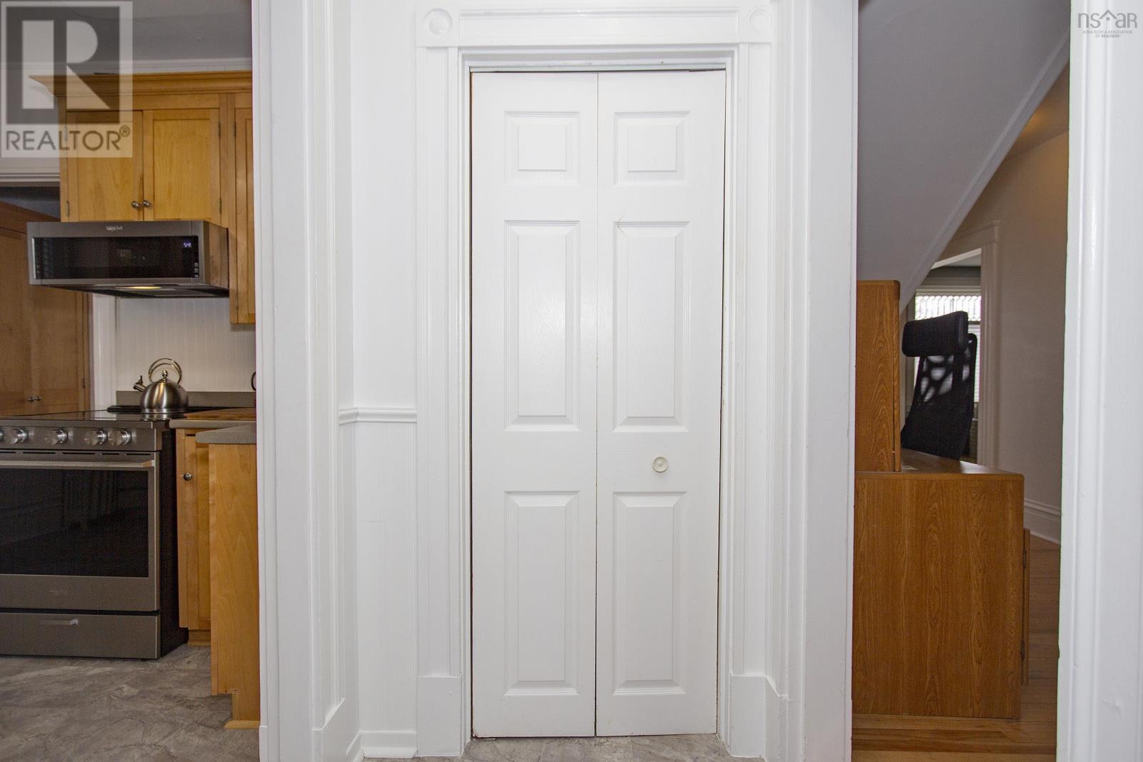 159 Victoria Street E Property Photo 24