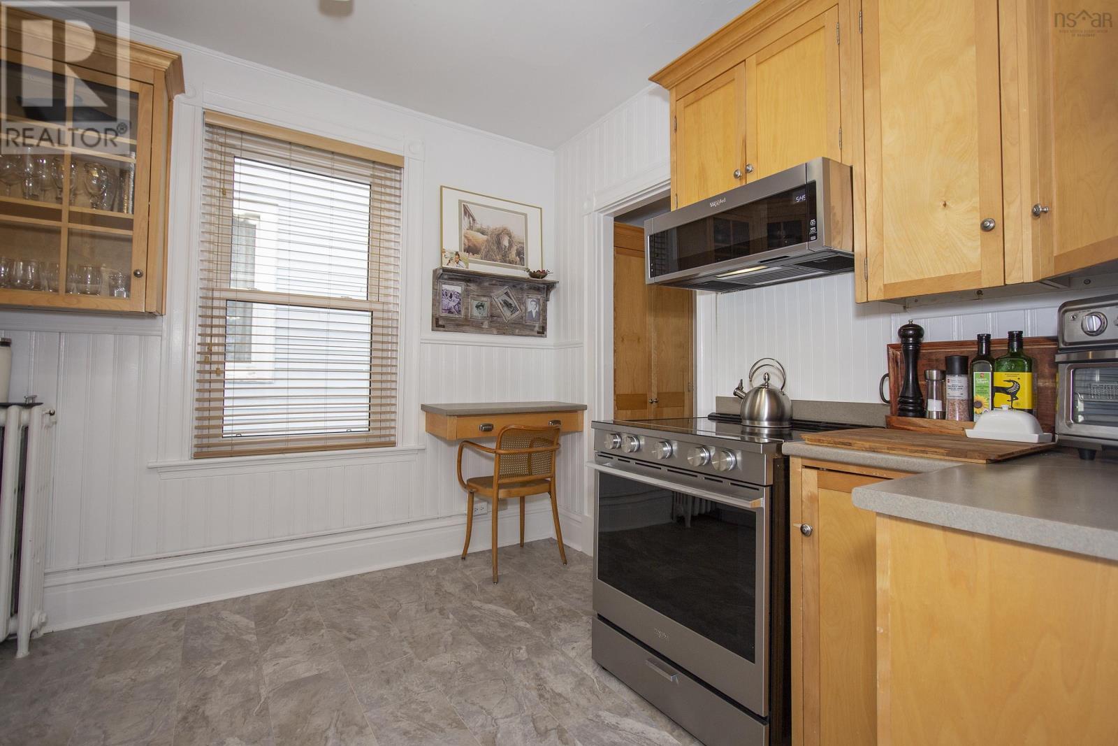 159 Victoria Street E Property Photo 25