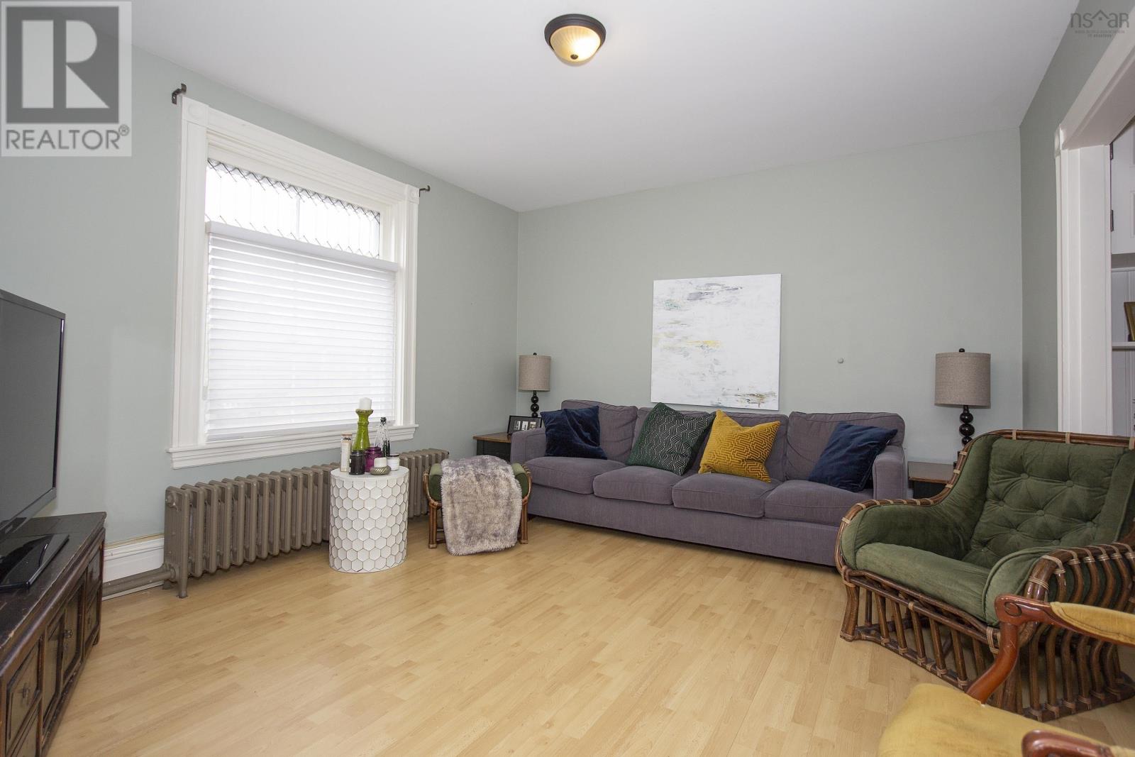 159 Victoria Street E Property Photo 31