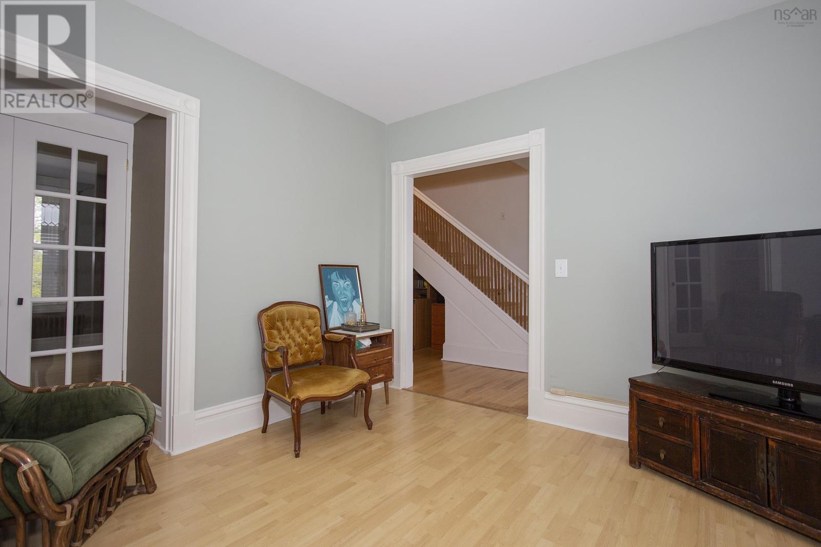159 Victoria Street E Property Photo 32