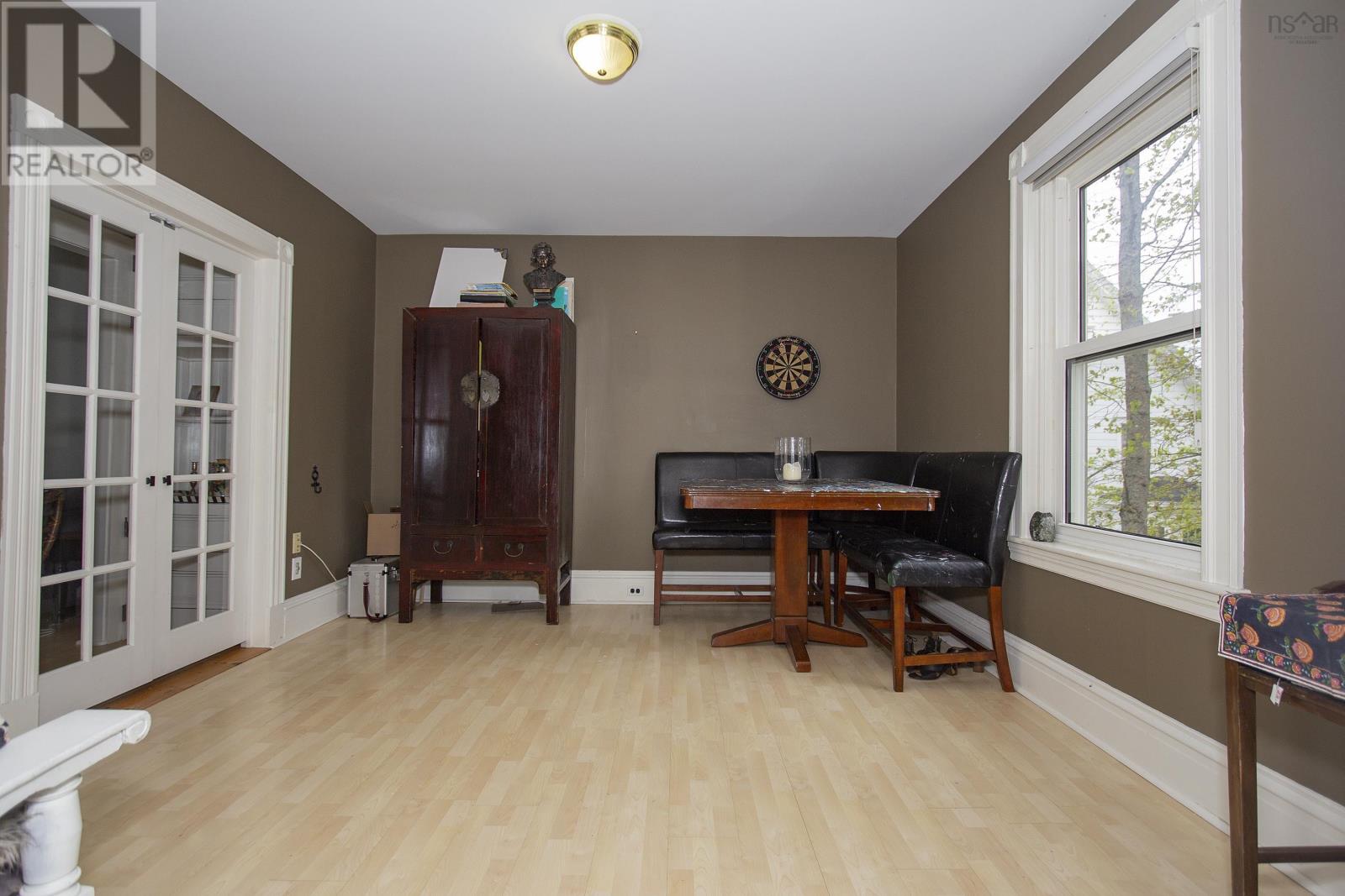 159 Victoria Street E Property Photo 33