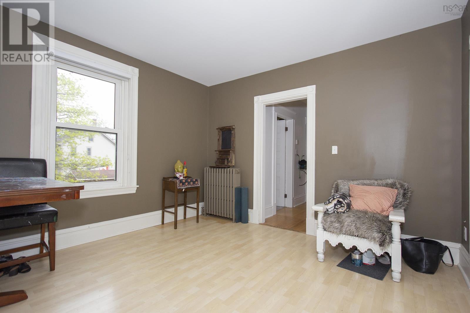 159 Victoria Street E Property Photo 34