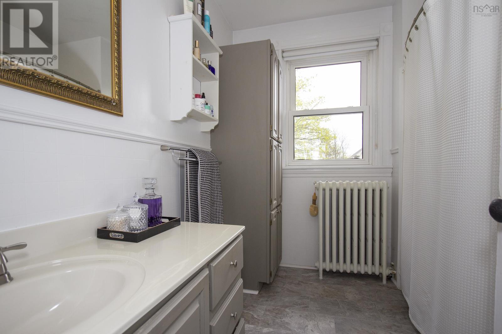 159 Victoria Street E Property Photo 36