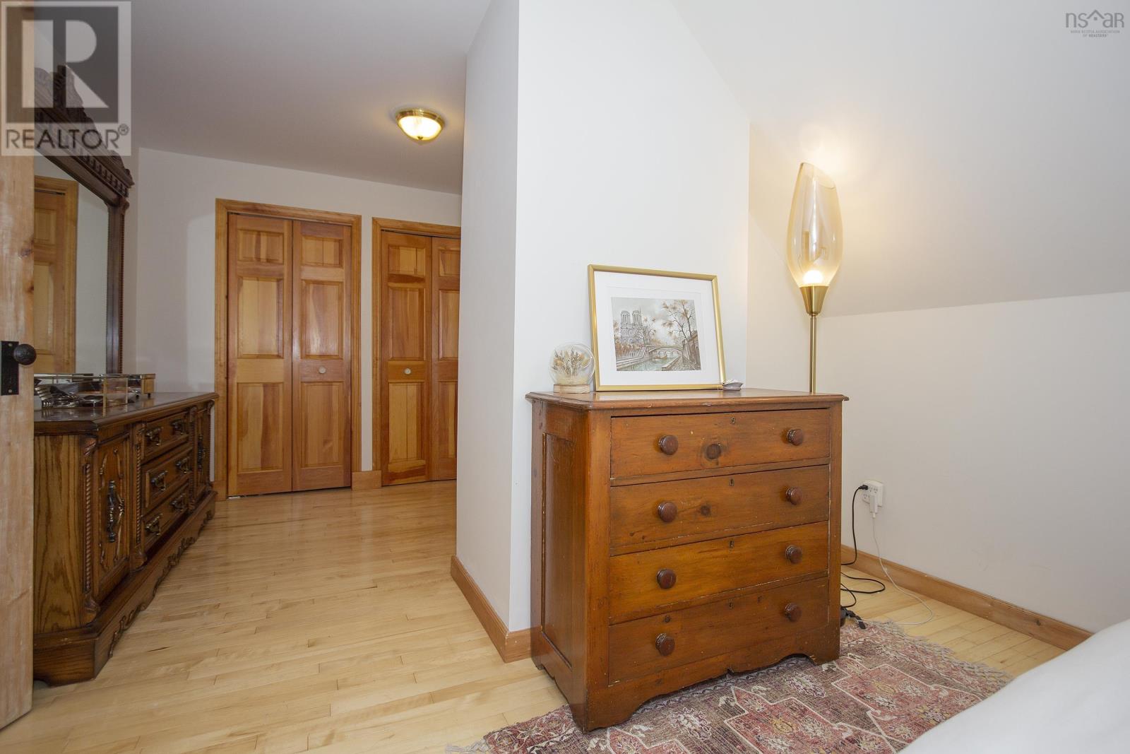 159 Victoria Street E Property Photo 47