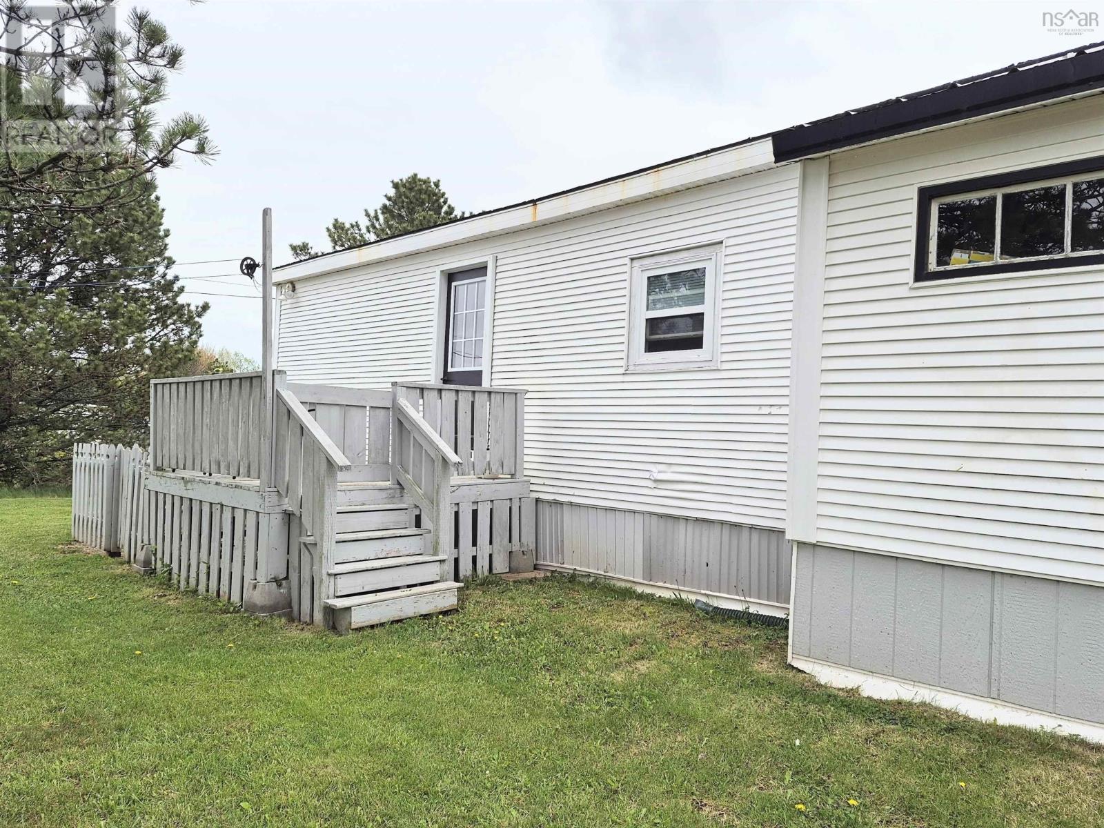 10 Bayview Drive Property Photo 3