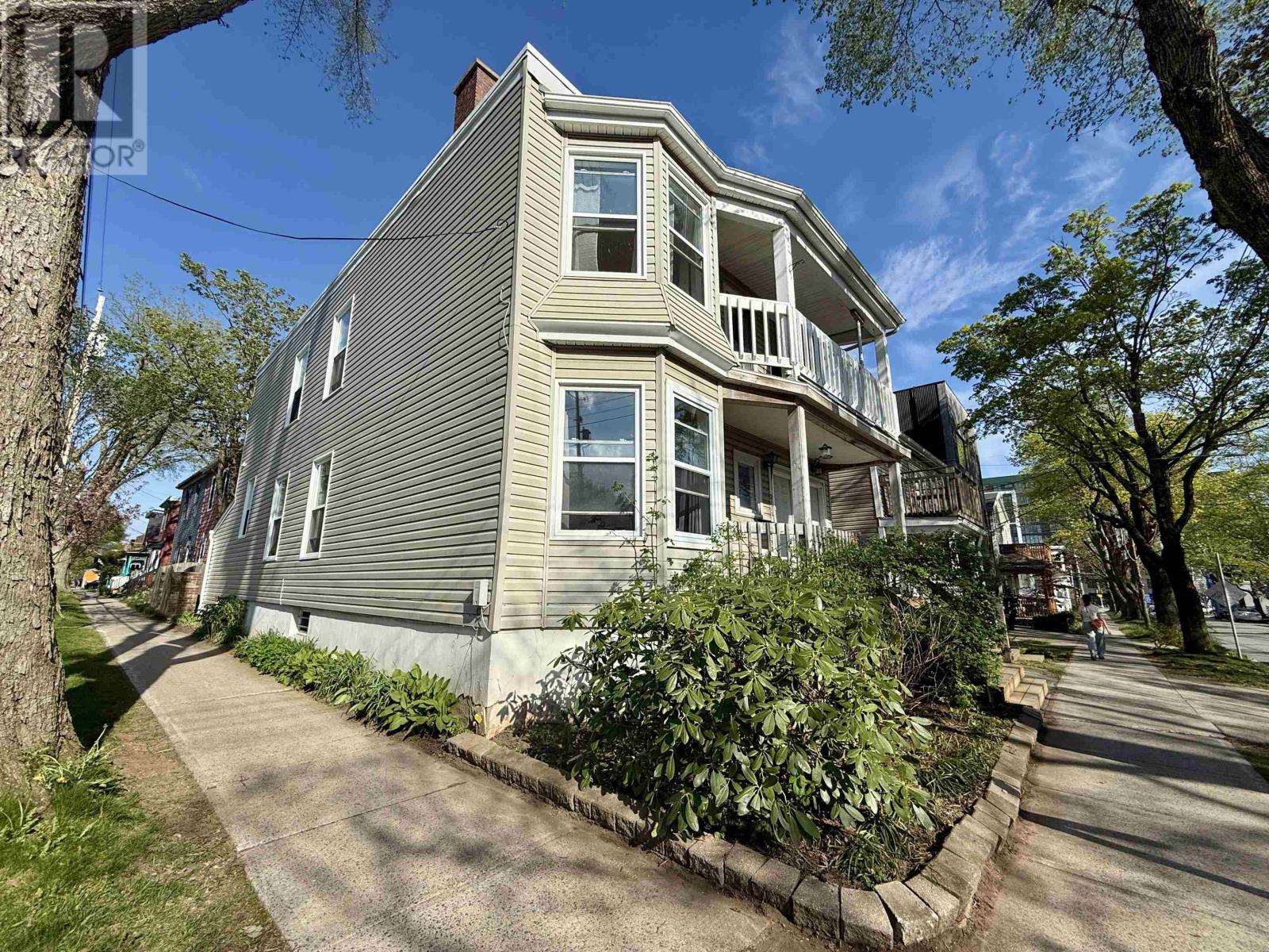 2181-2185 Harvard Street