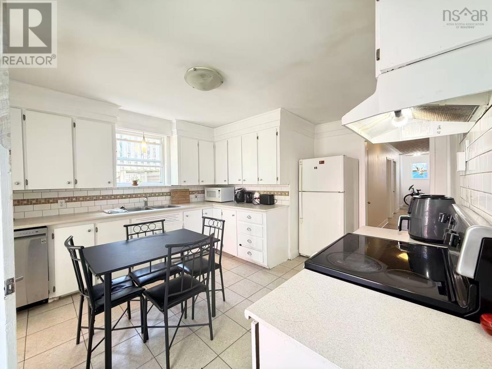 2181-2185 Harvard Street Property Photo 11