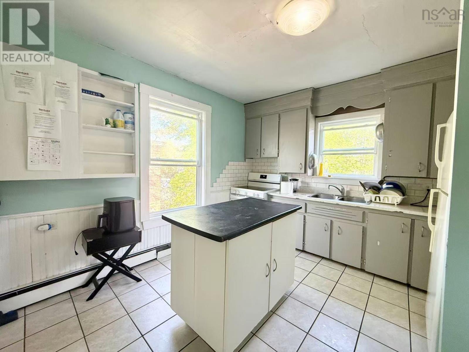 2181-2185 Harvard Street Property Photo 12