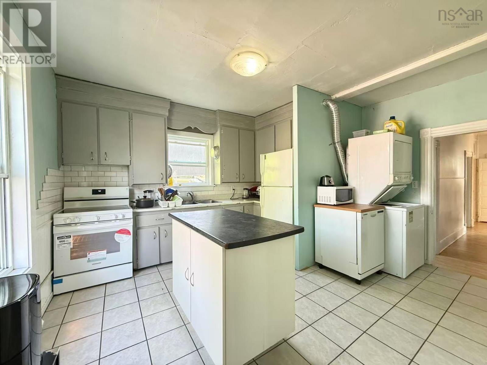 2181-2185 Harvard Street Property Photo 13