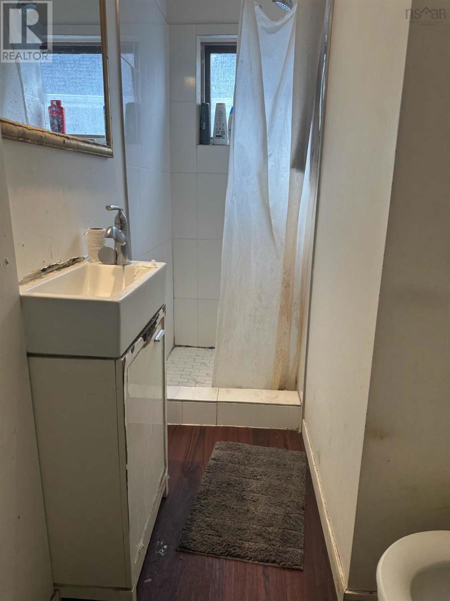 80 Swan Street Property Photo 7