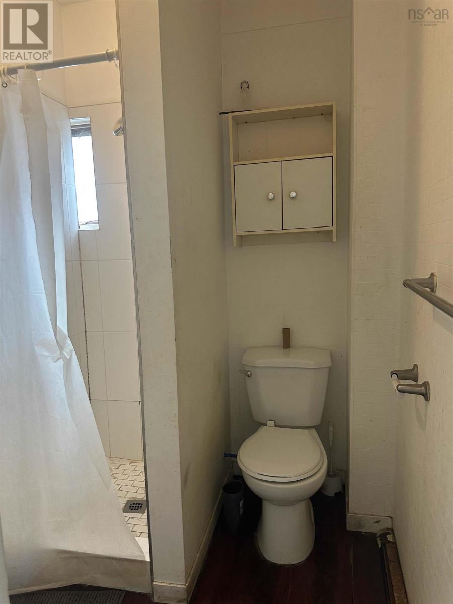 80 Swan Street Property Photo 8