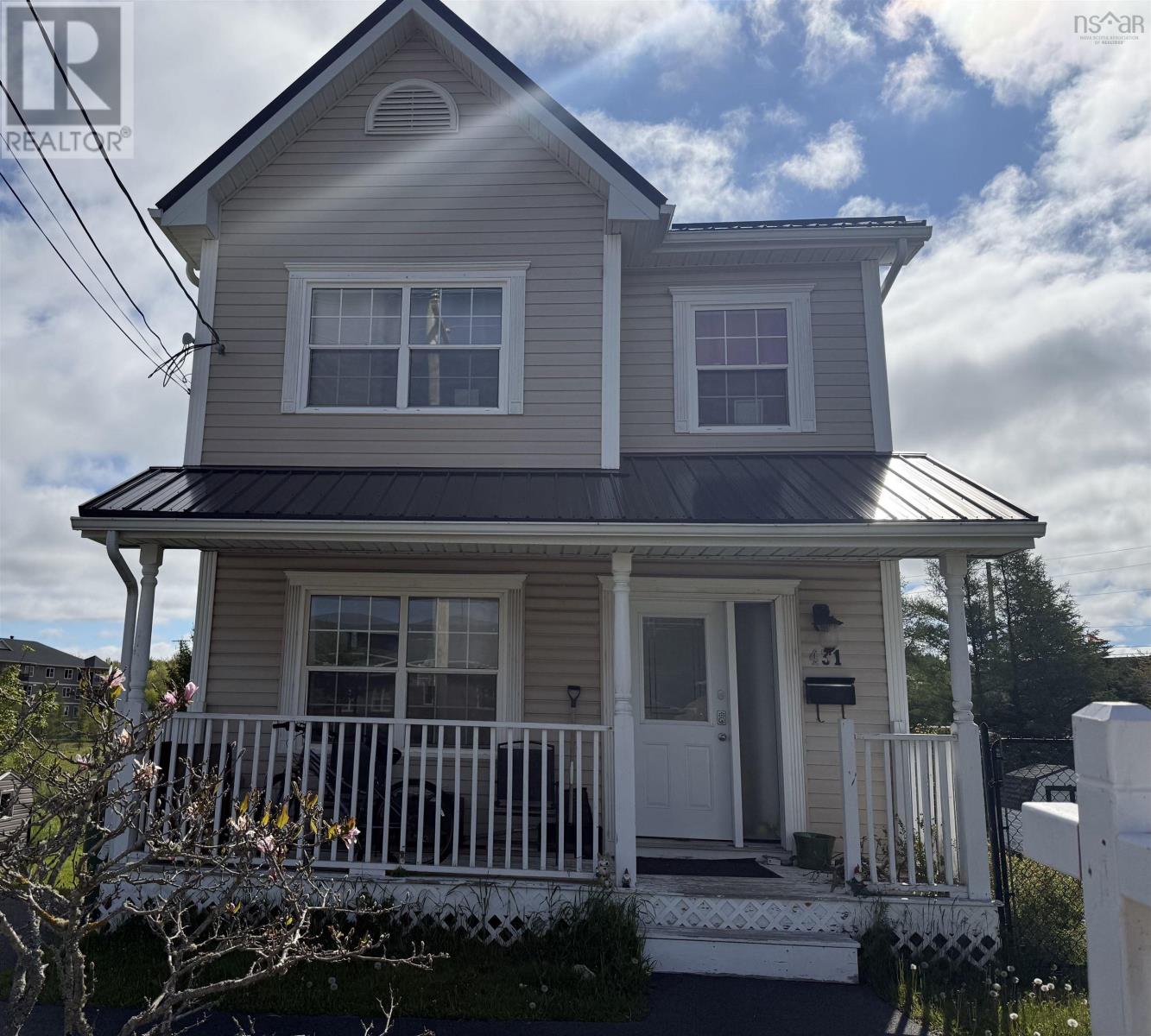 431 YOUNG Street