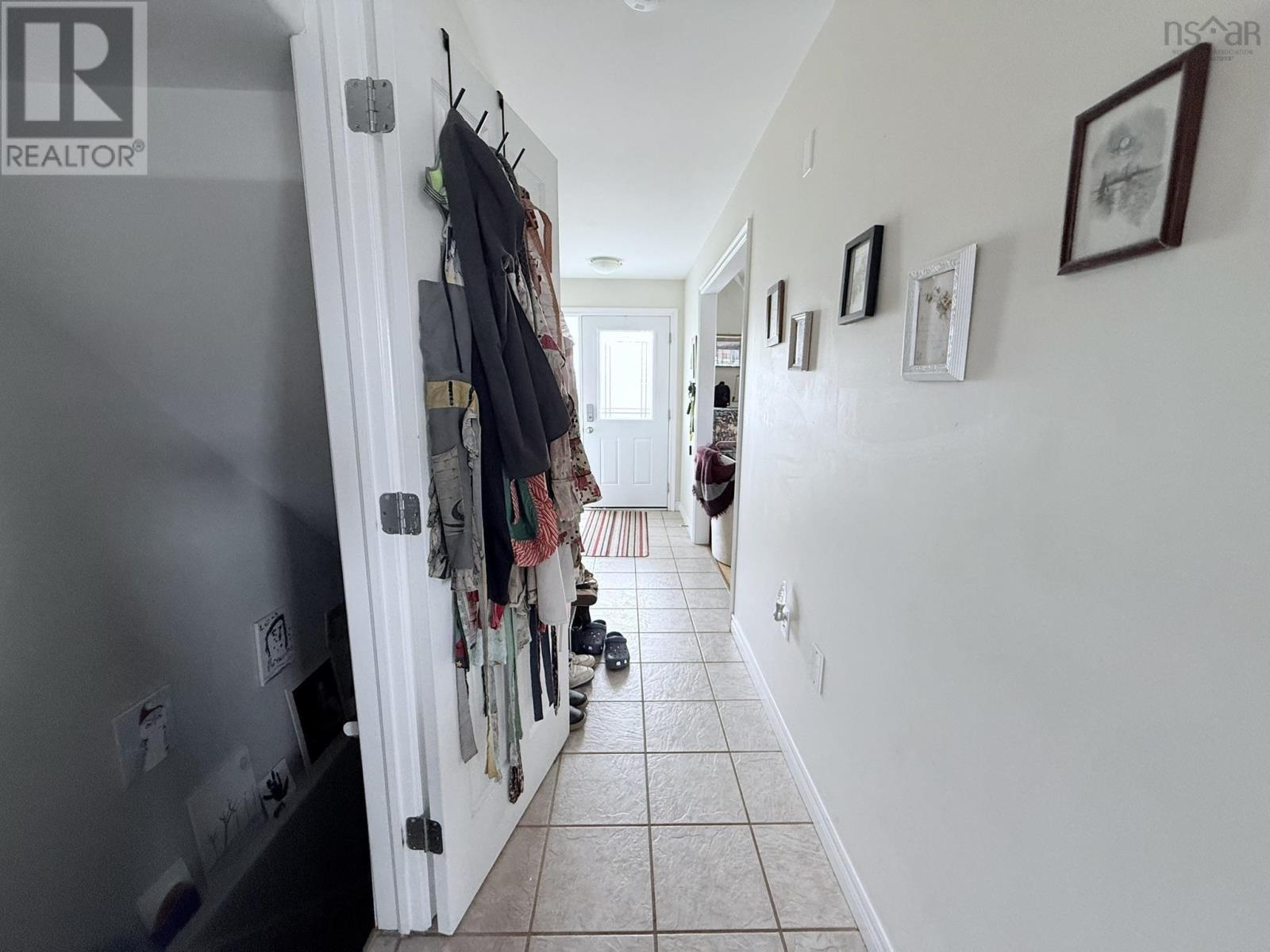 431 Young Street Property Photo 7