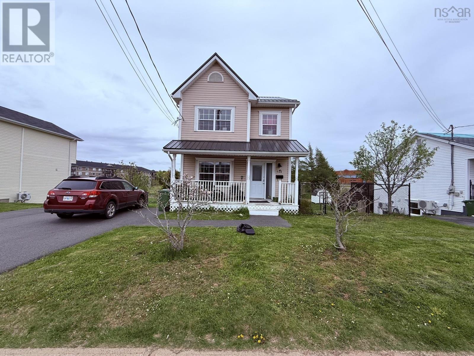 431 Young Street Property Photo 10