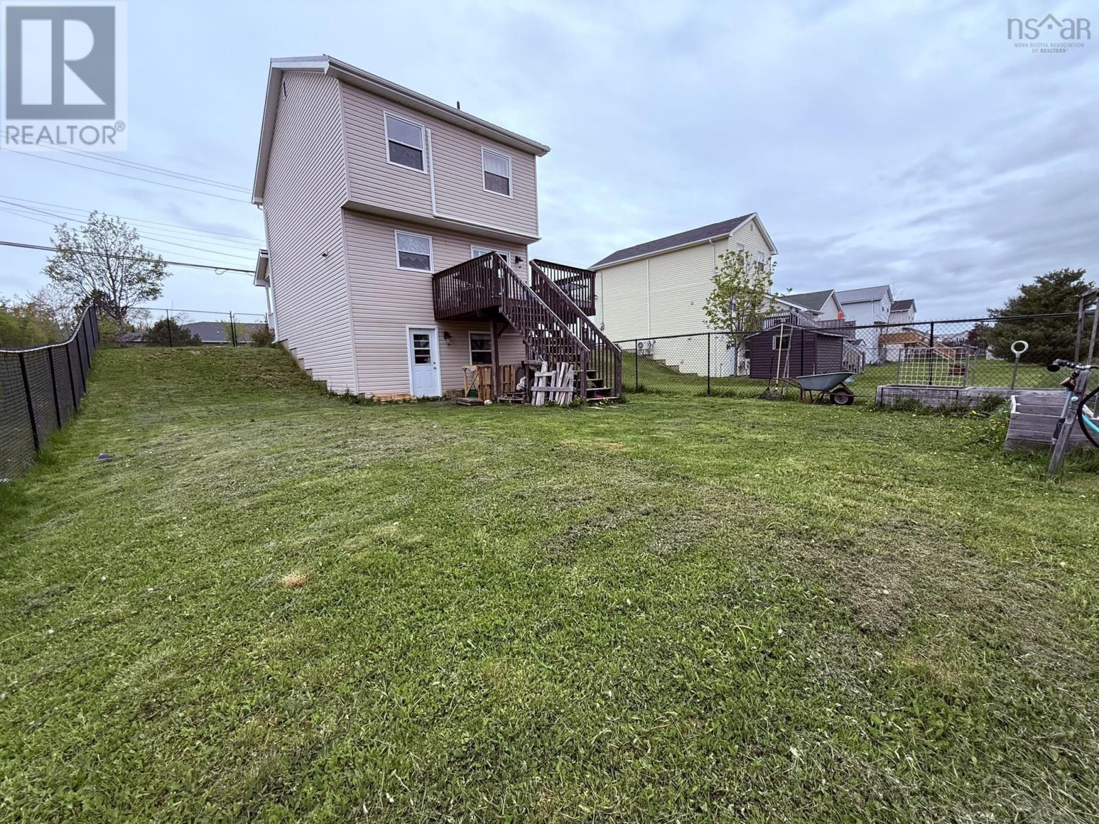 431 Young Street Property Photo 16