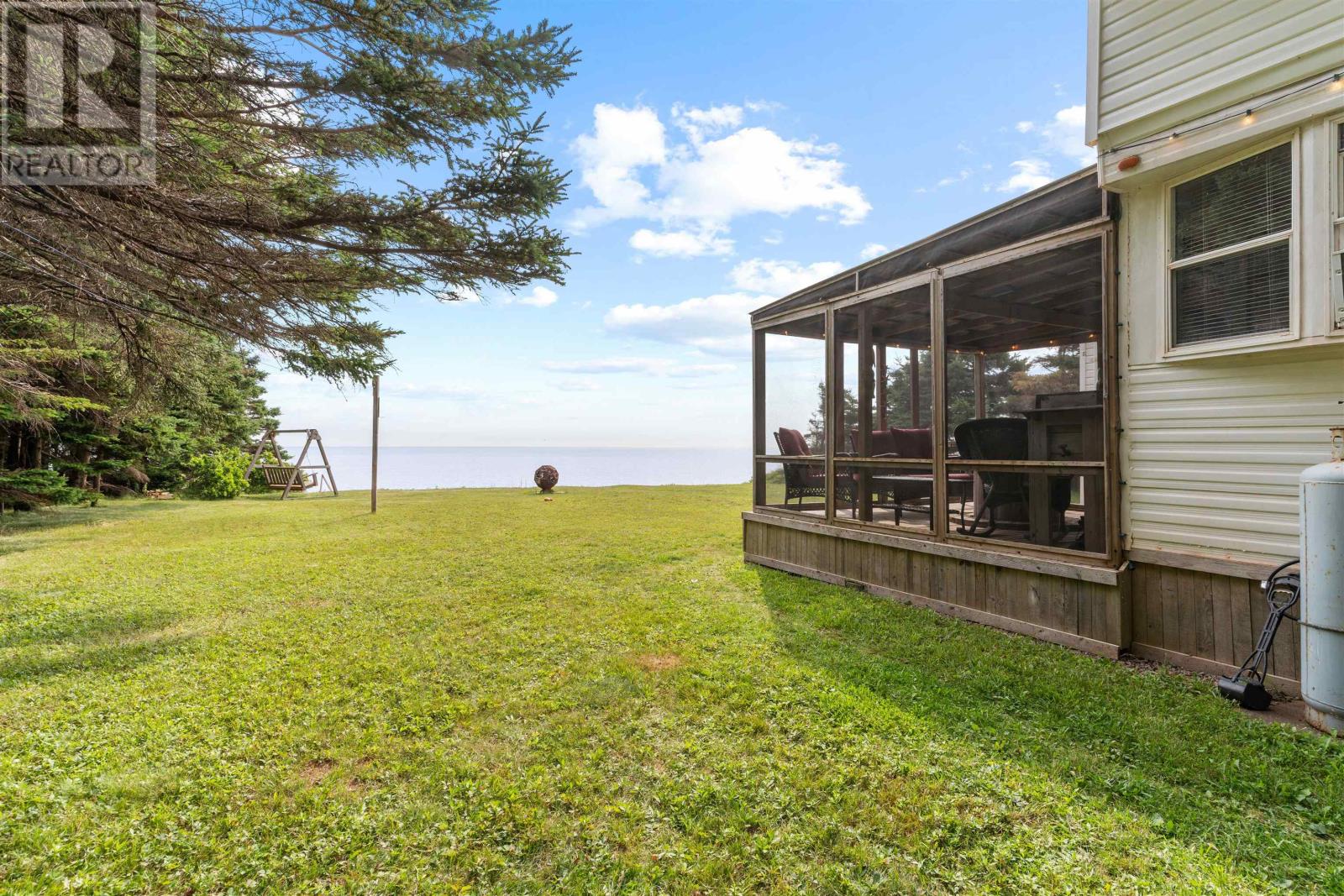 93 Ocean View Crescent Property Photo 28