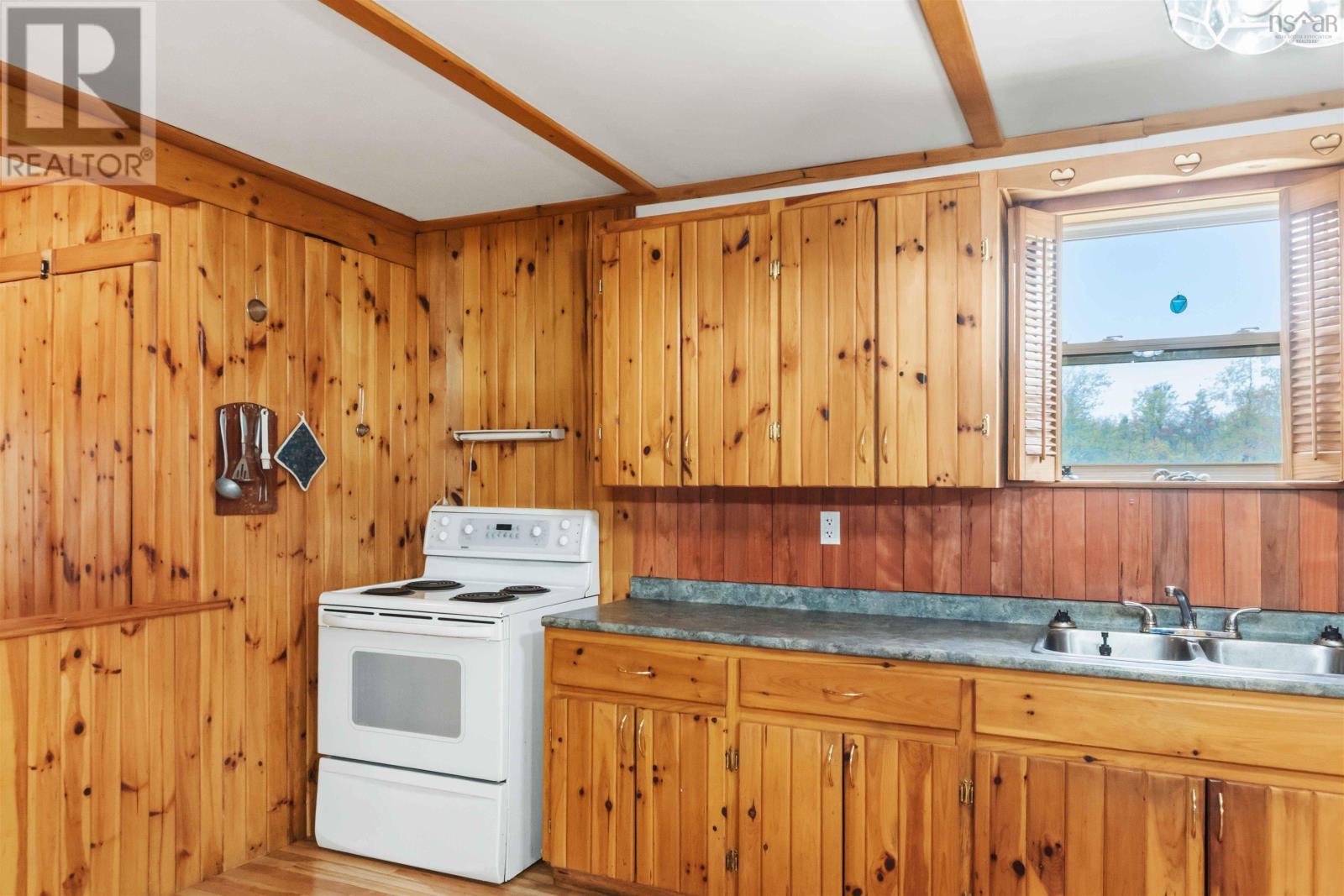 4272 Thorne Road Property Photo 16