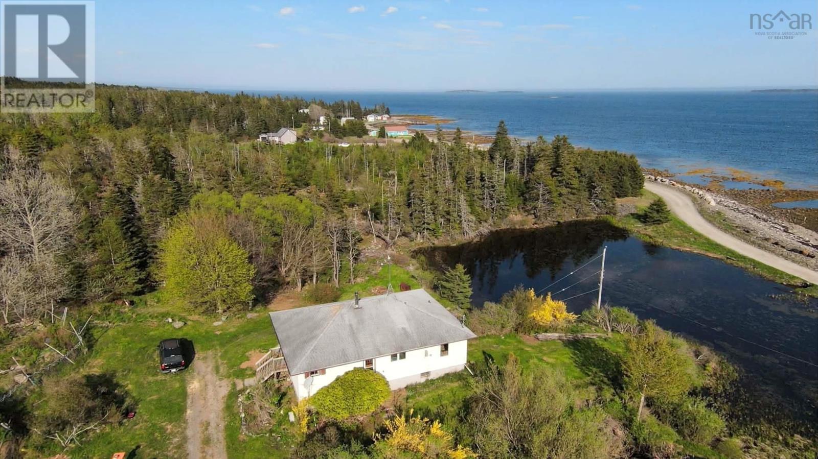 149 South East Cove Road Property Photo 1