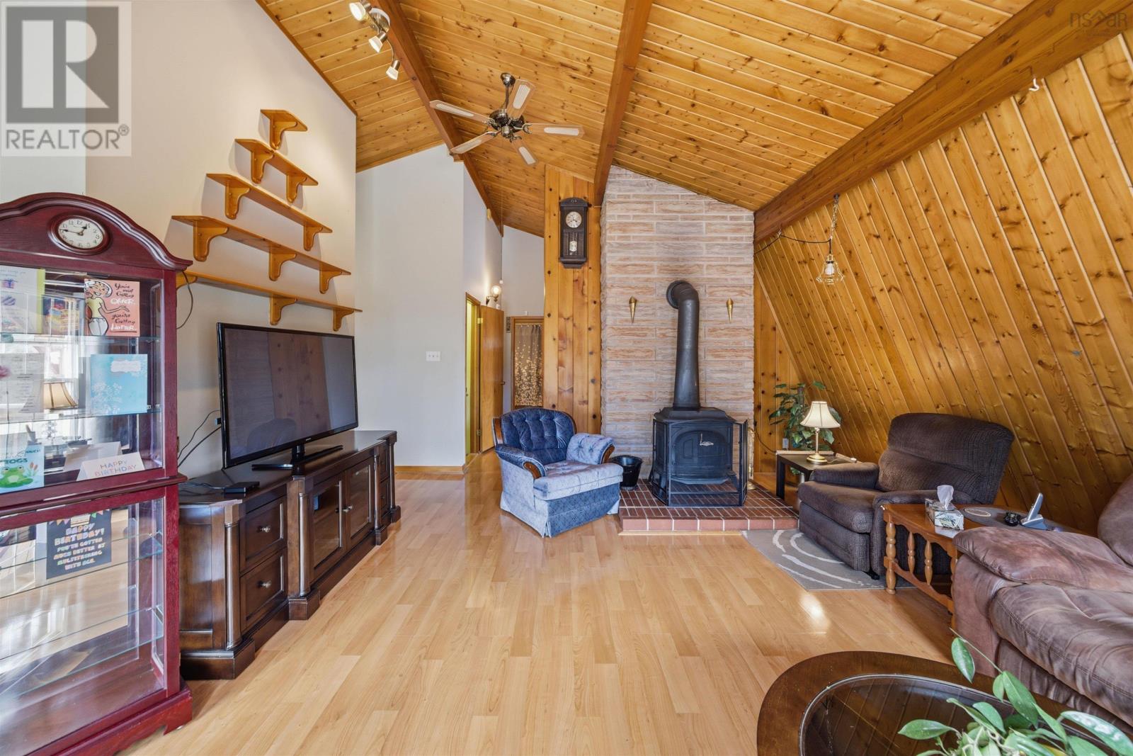 1005 Ketch Harbour Road Property Photo 7