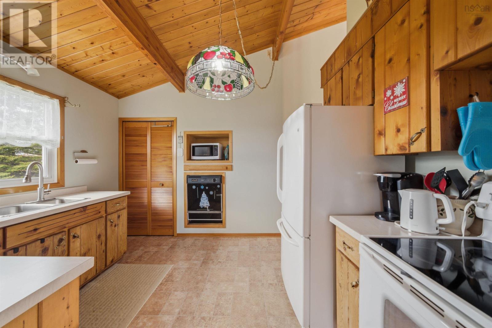 1005 Ketch Harbour Road Property Photo 16