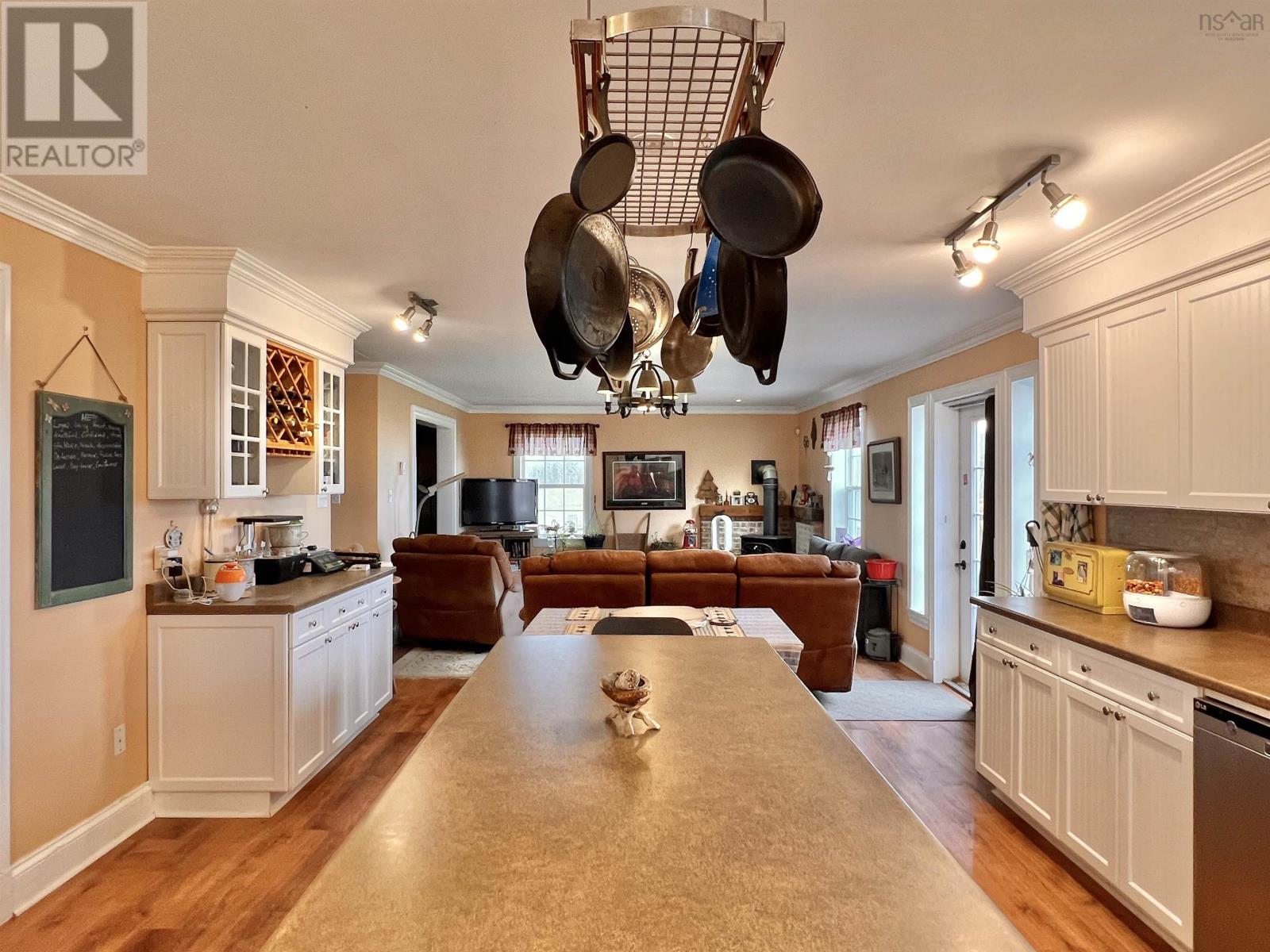 697 Belmont Road Property Photo 11