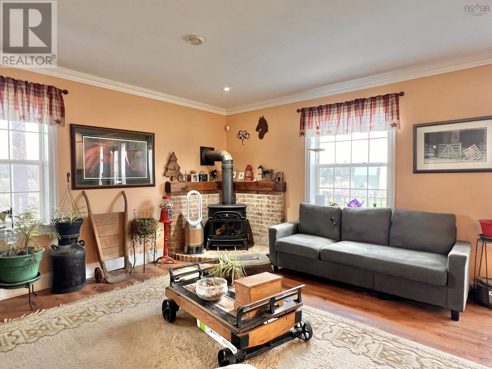 697 Belmont Road Property Photo 12