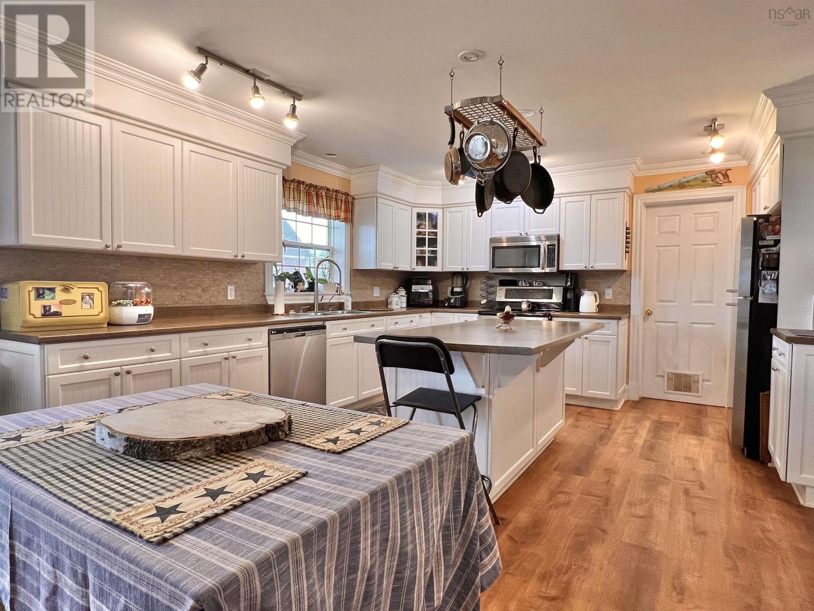 697 Belmont Road Property Photo 14