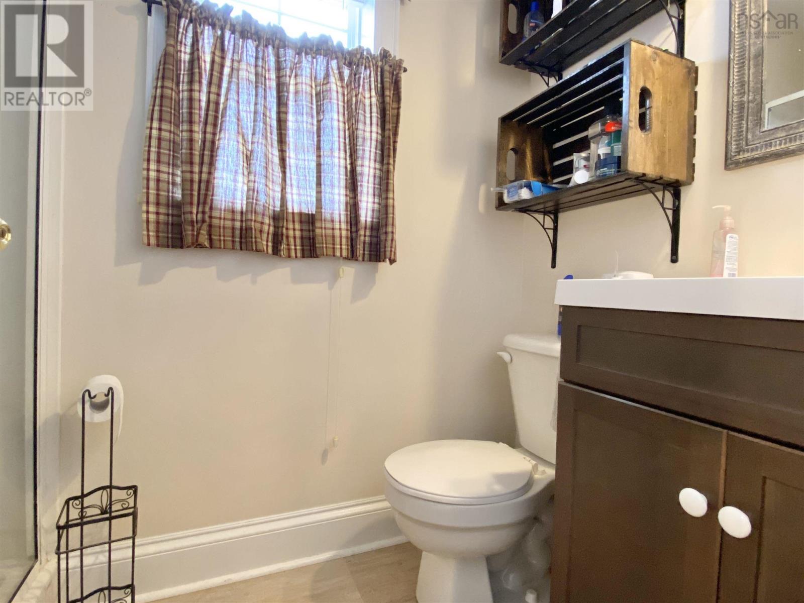 697 Belmont Road Property Photo 28